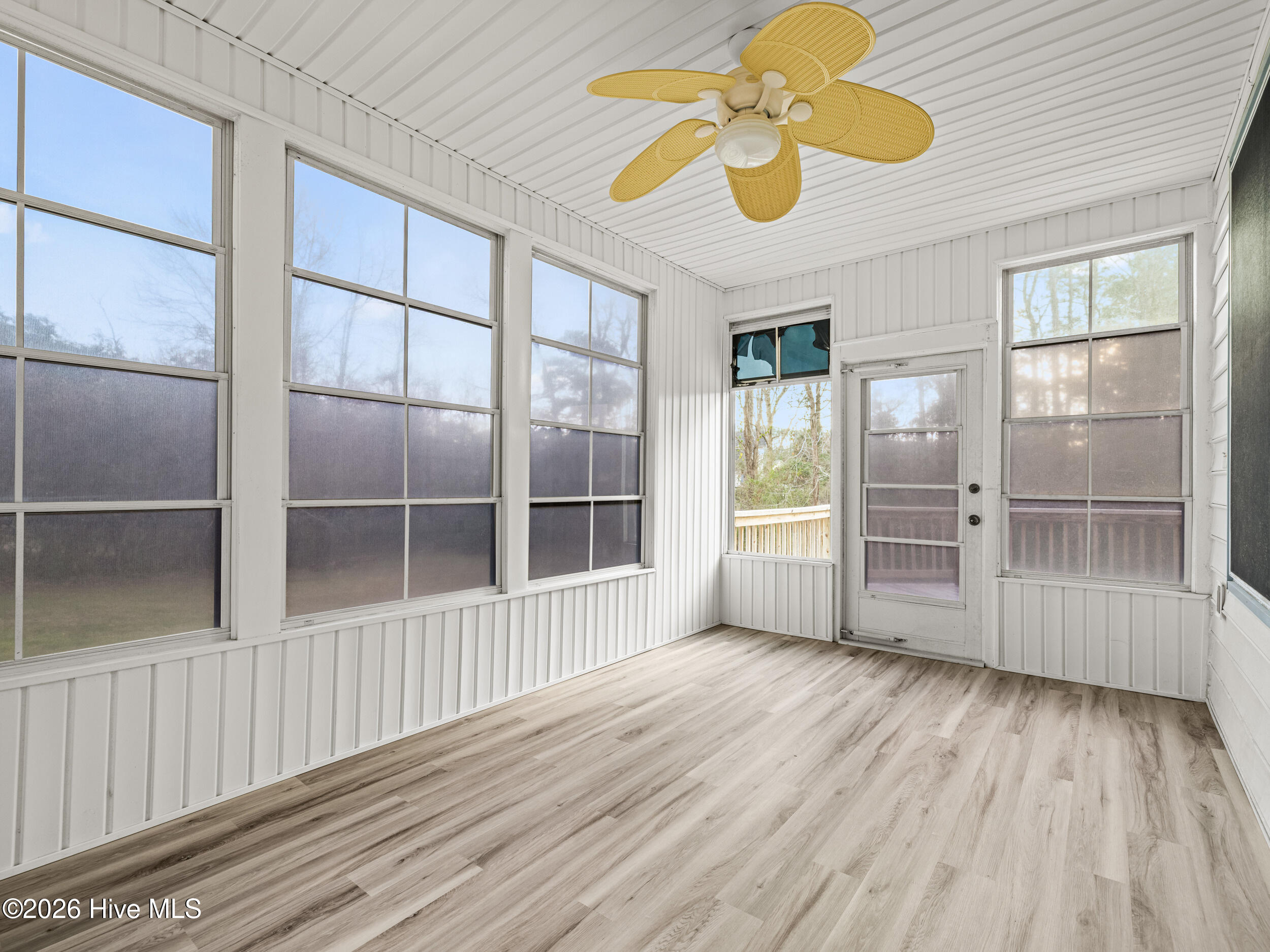 100555942 | Photo 58