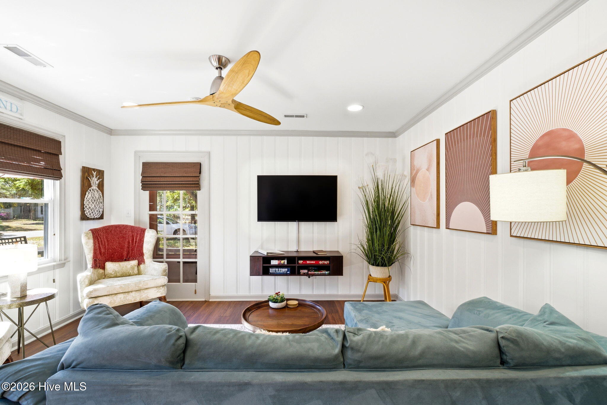 100569703 | Photo 11