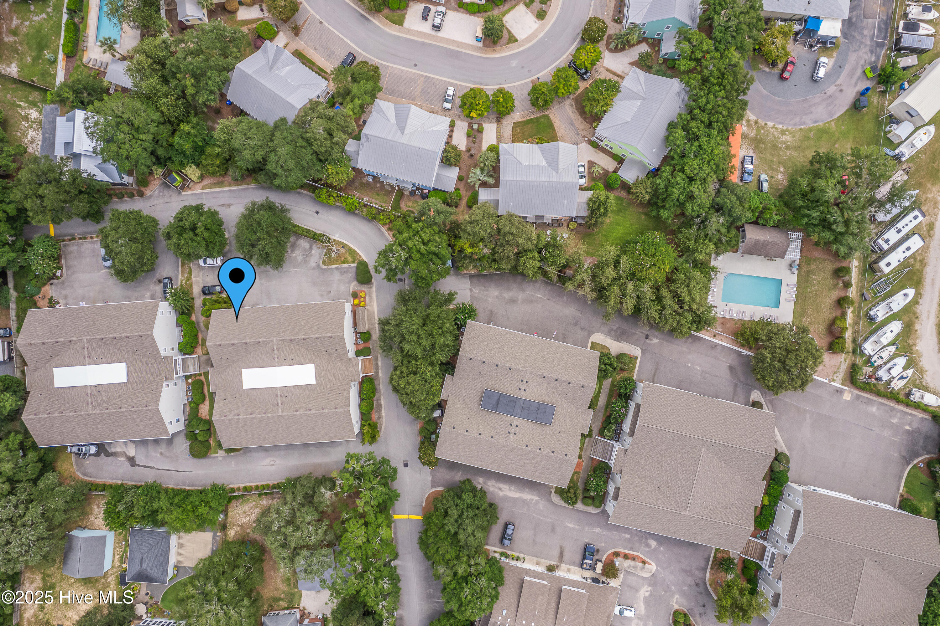 100528014 | Photo 32