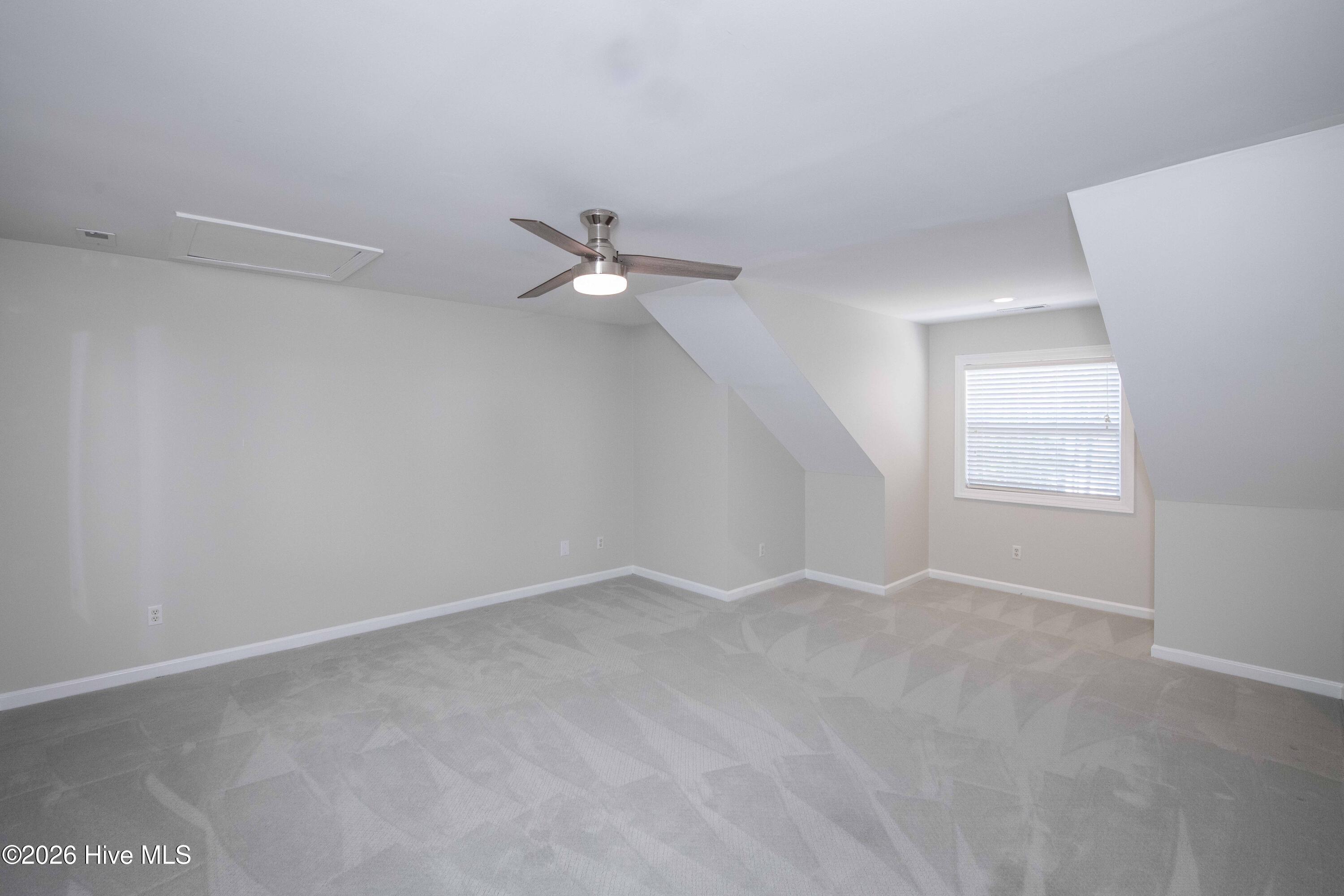 100563041 | Photo 28