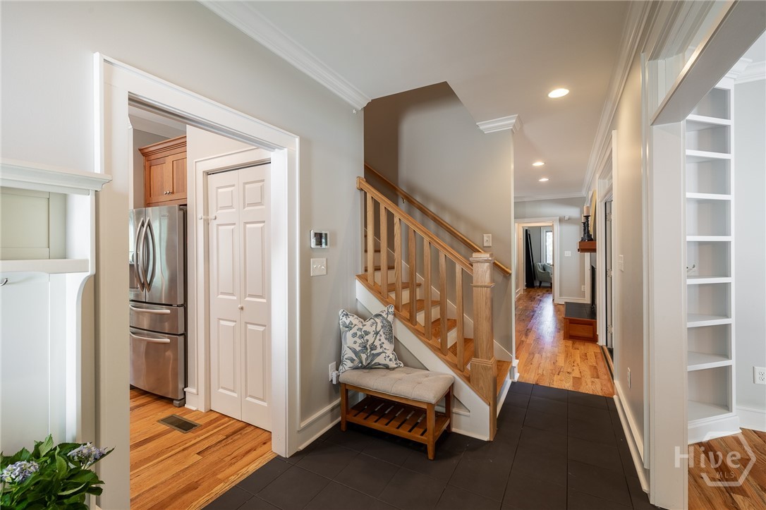 385 Woodward Way