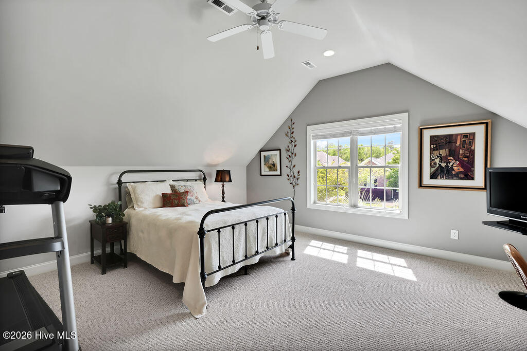 100562114 | Photo 28