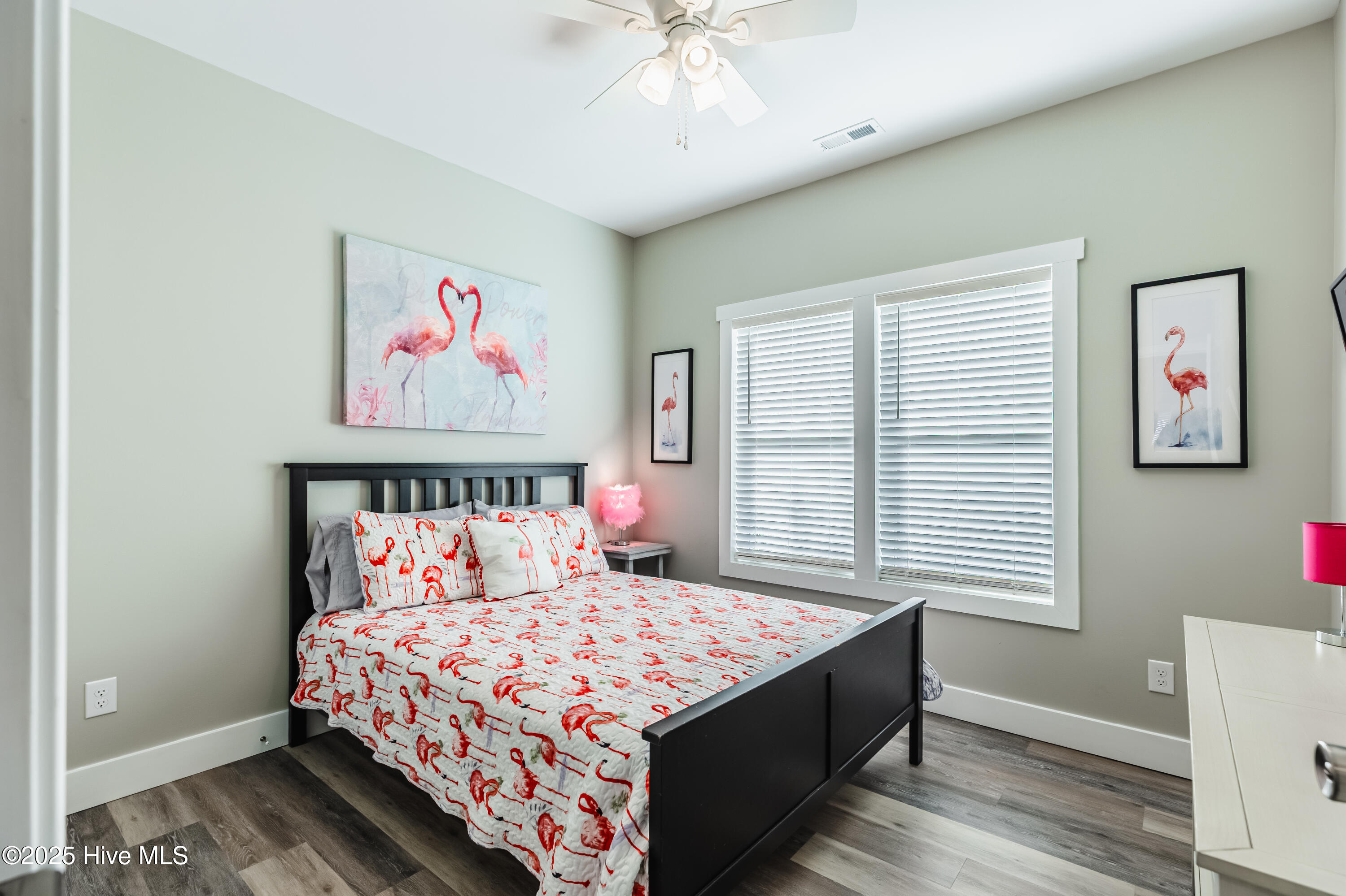 100542603 | Photo 15