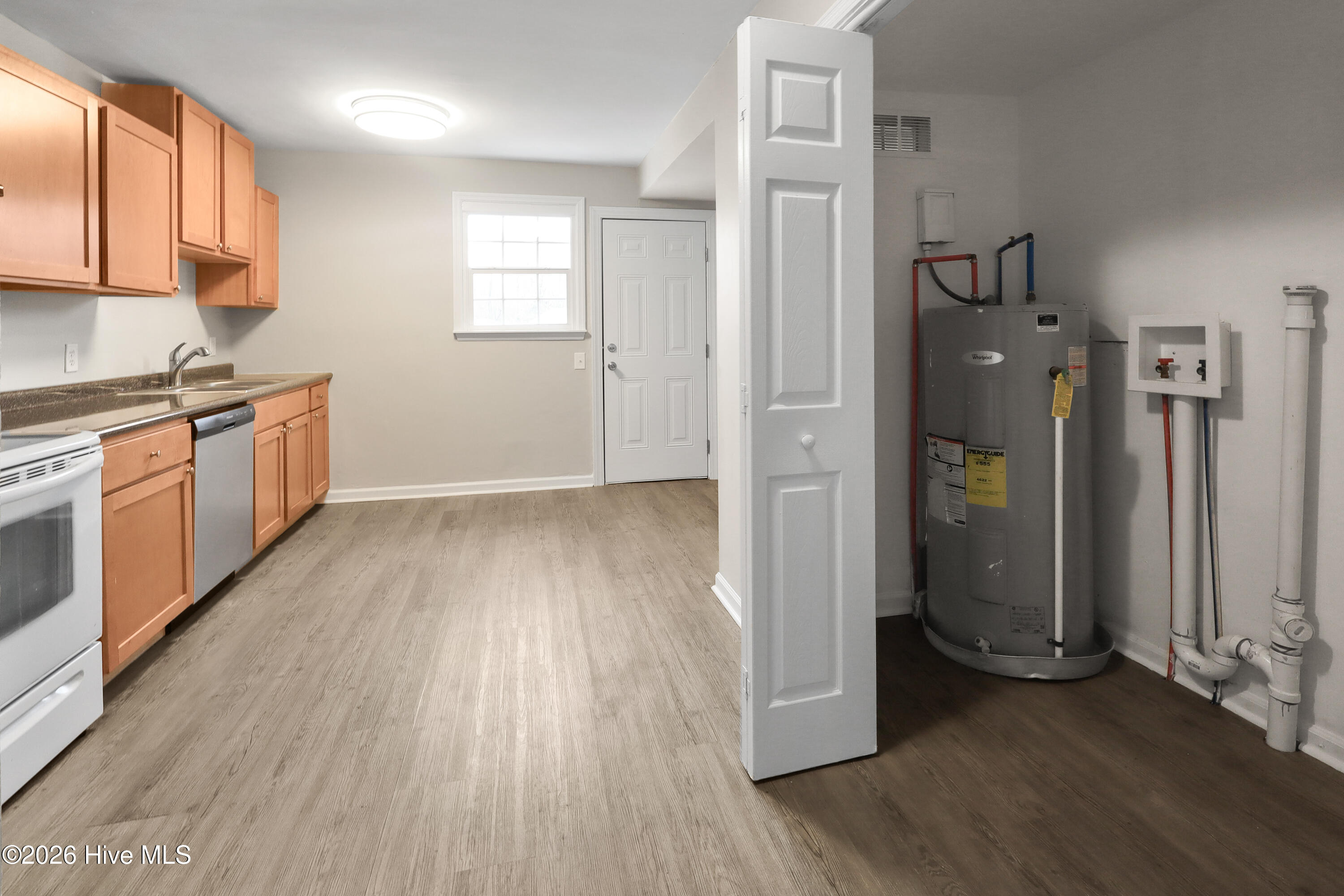 100547521 | Photo 12