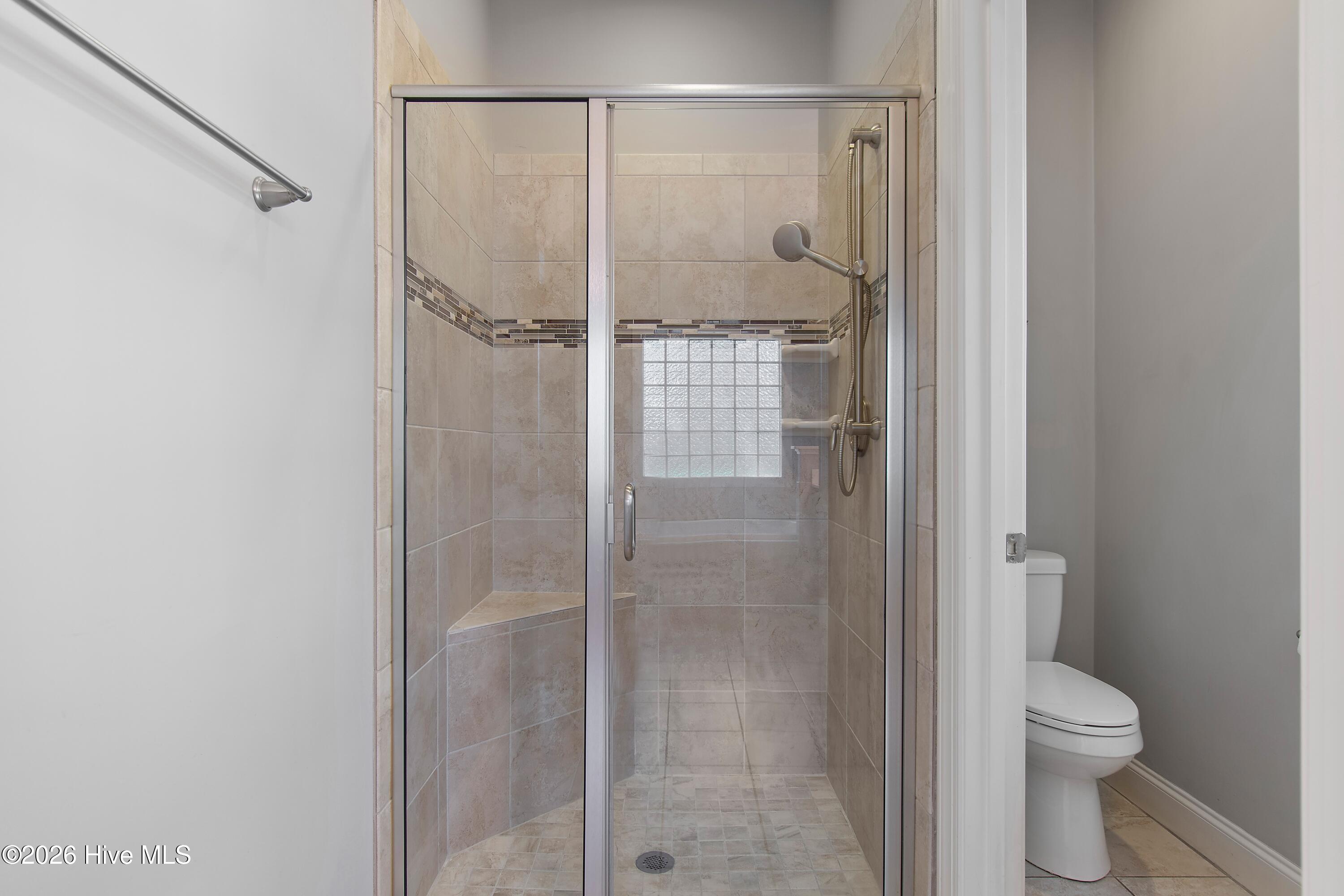 100563713 | Photo 26