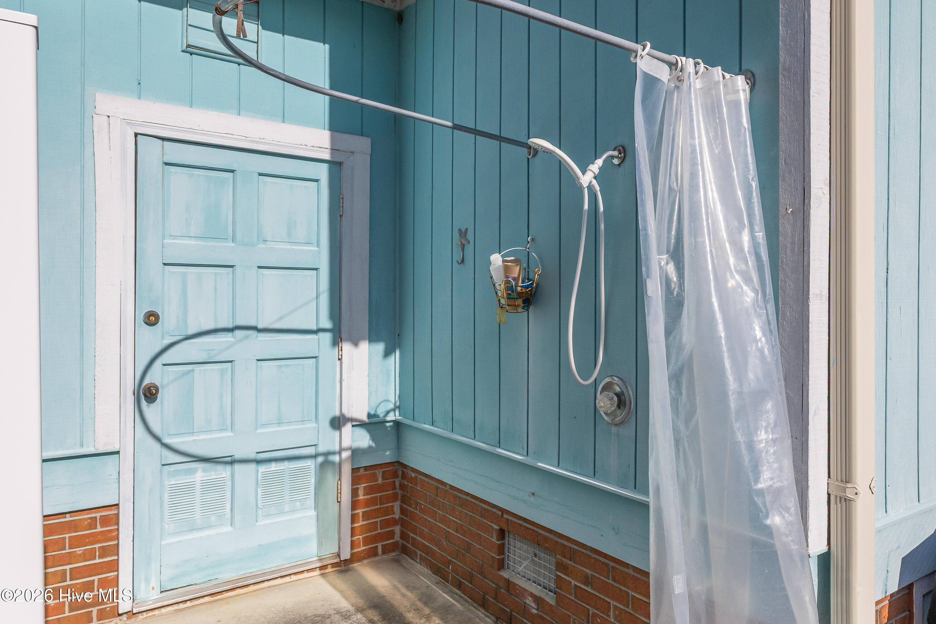 100547384 | Photo 41