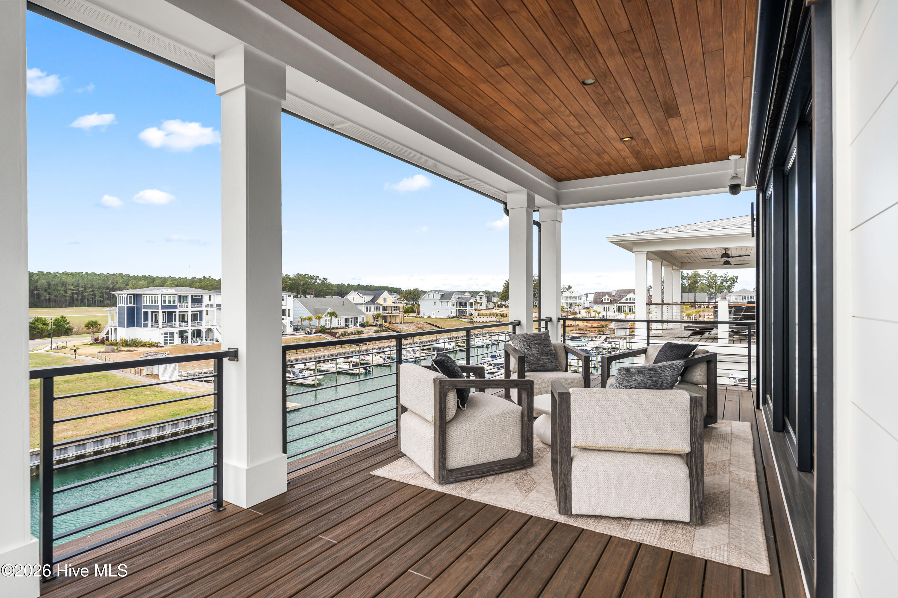 100567165 | Photo 29