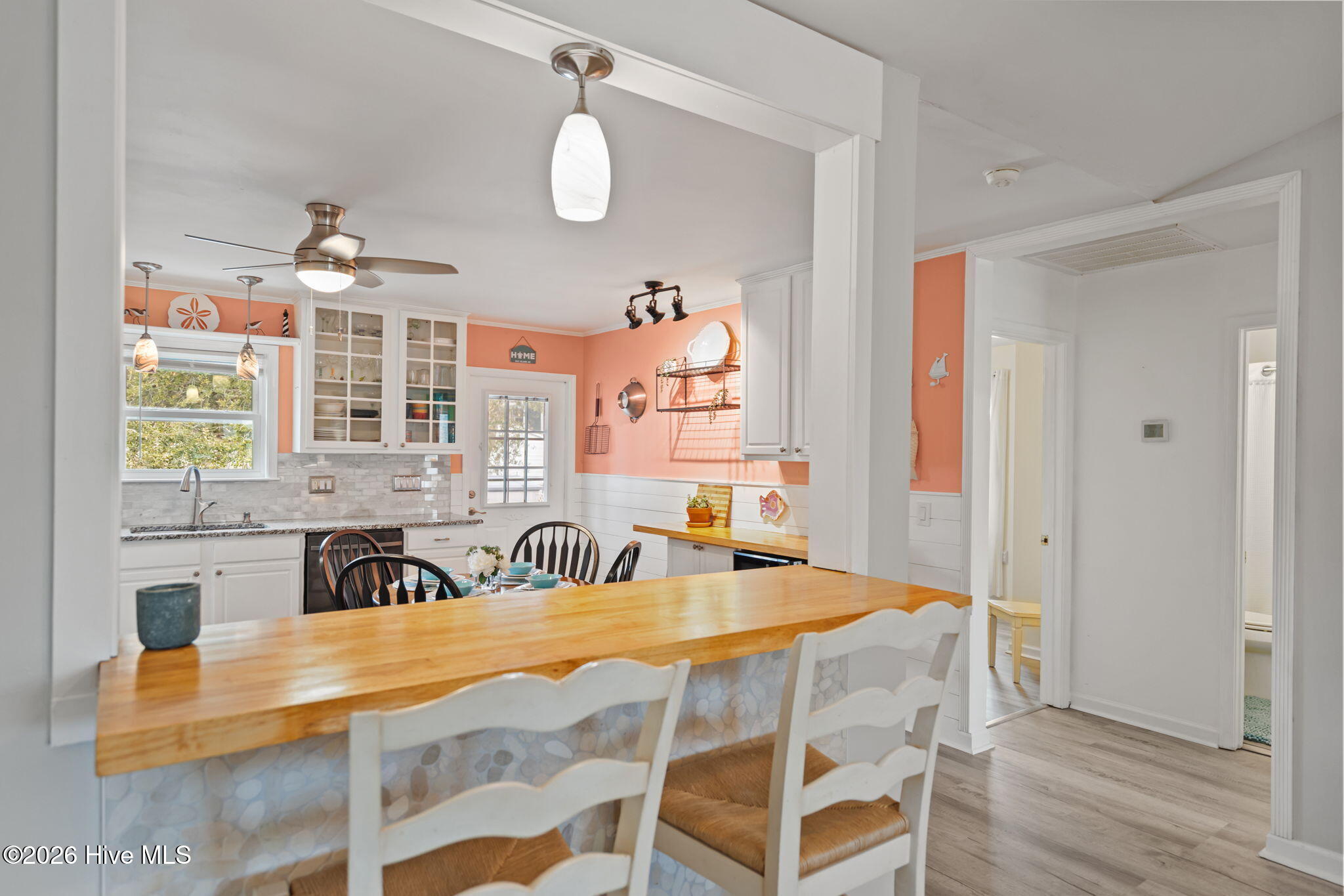 100554076 | Photo 12