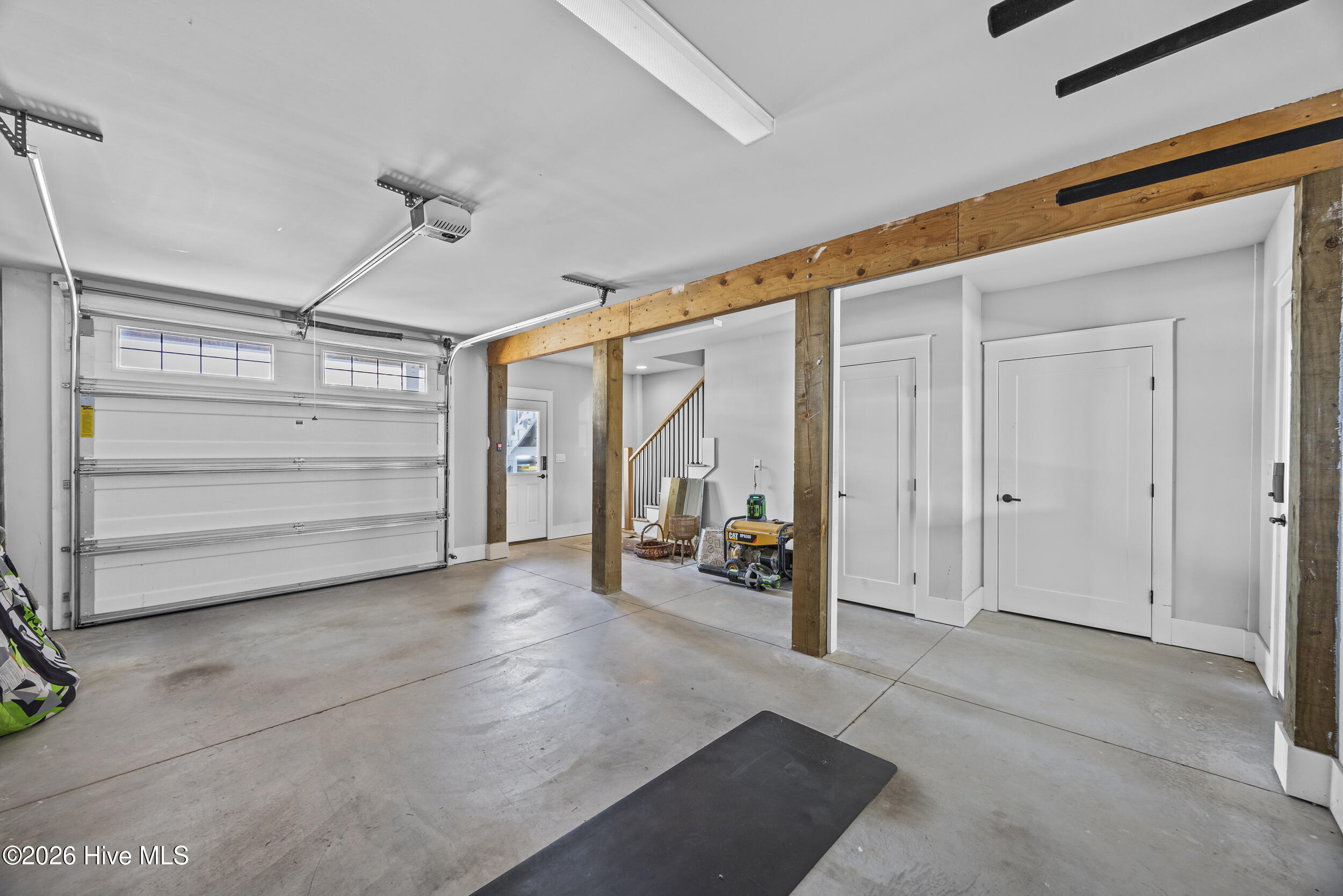 100551268 | Photo 56