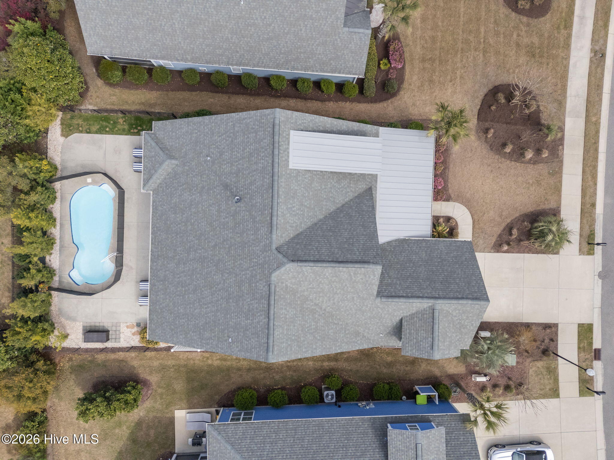 100563042 | Photo 36