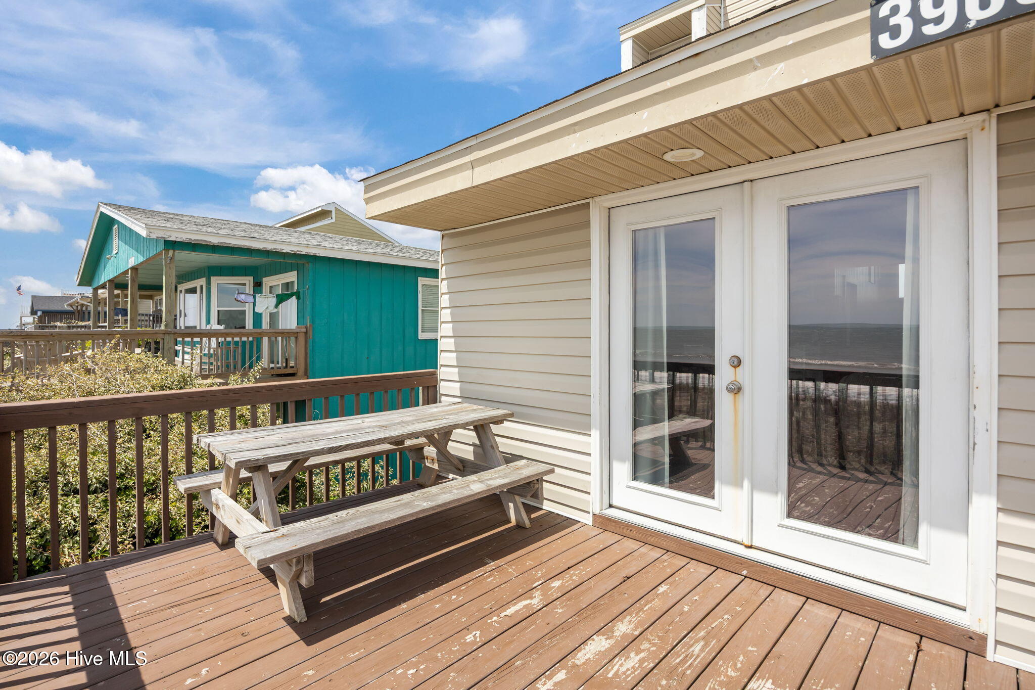 100565925 | Photo 13