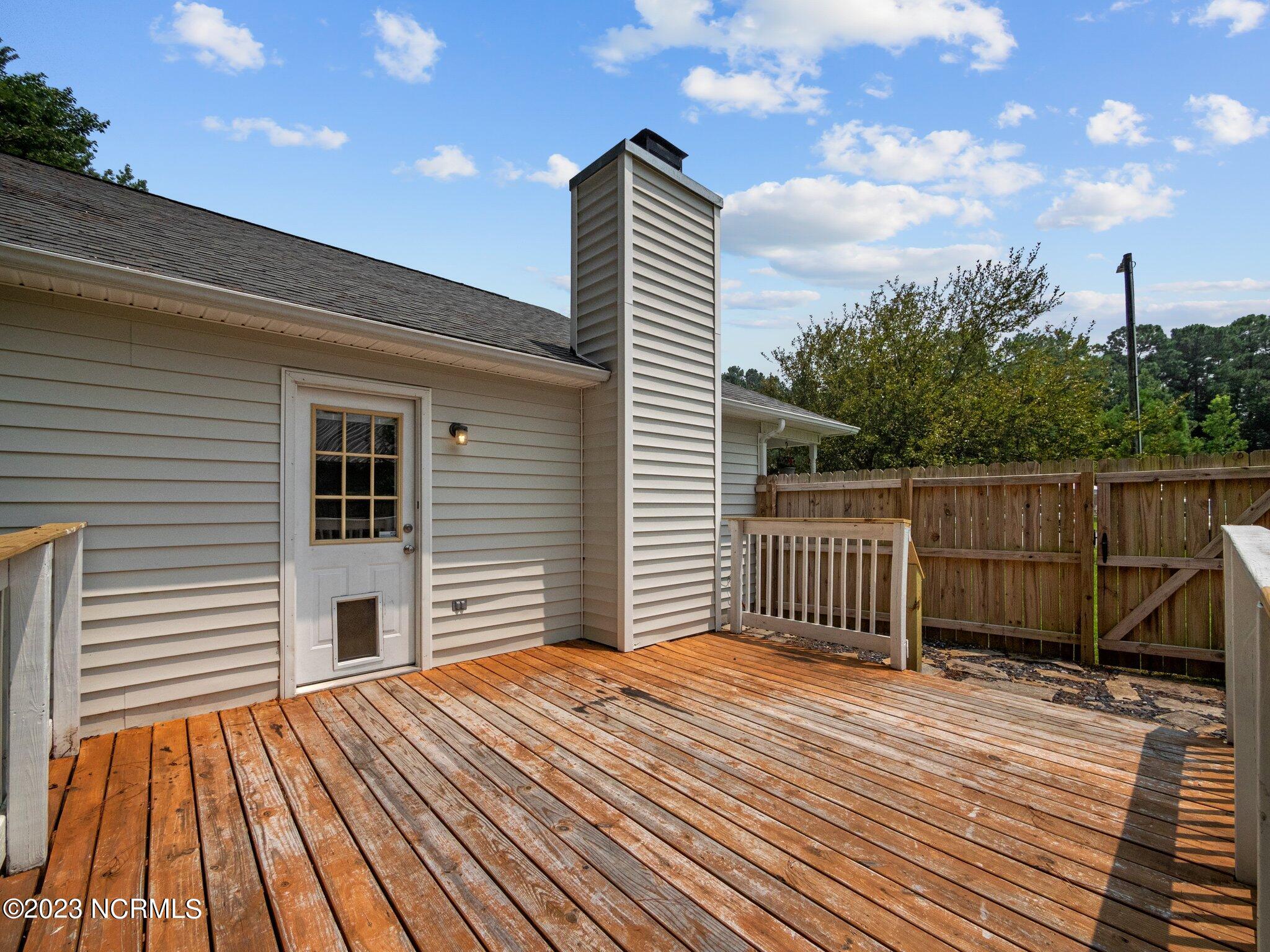 100556244 | Photo 10