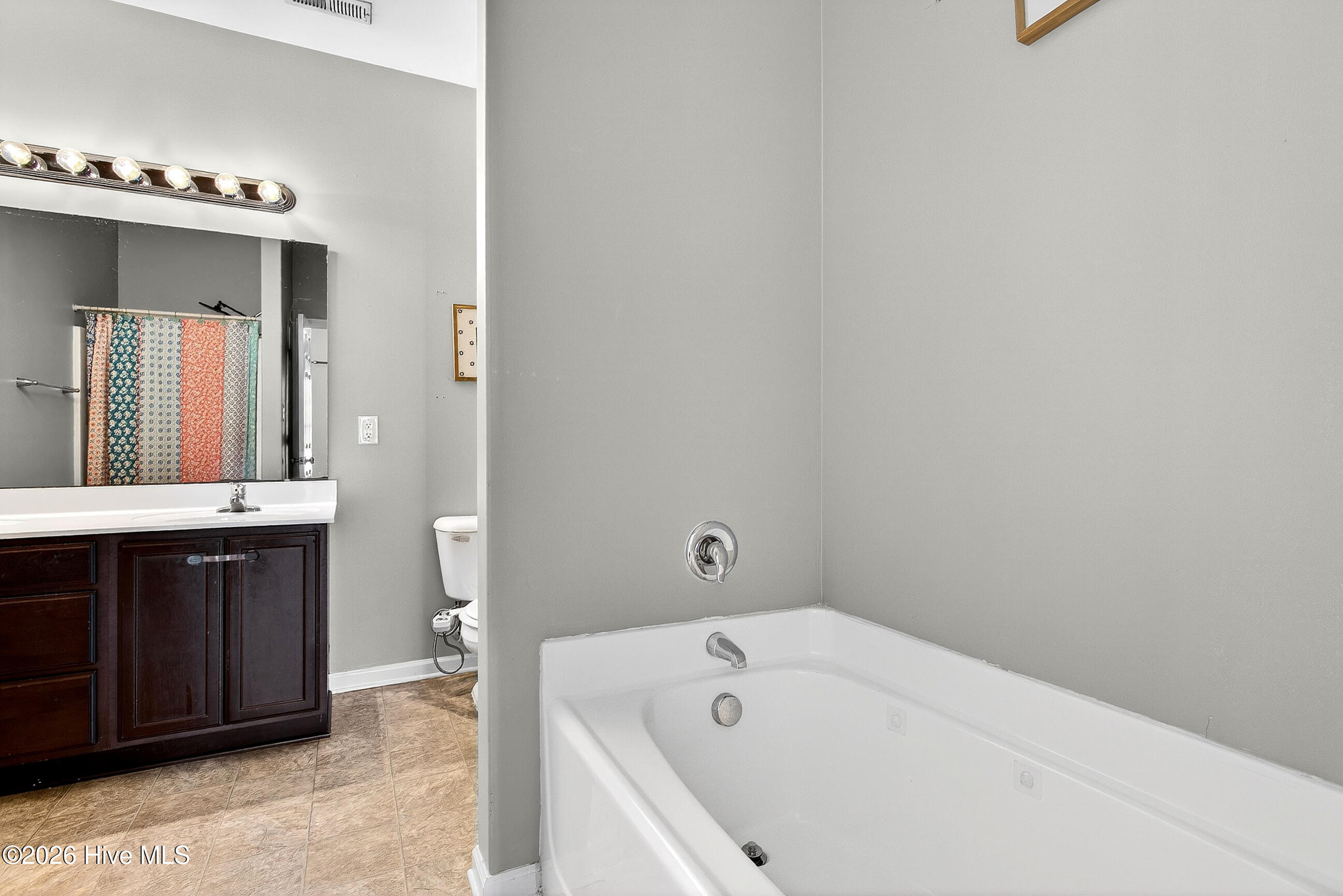 100567675 | Photo 18