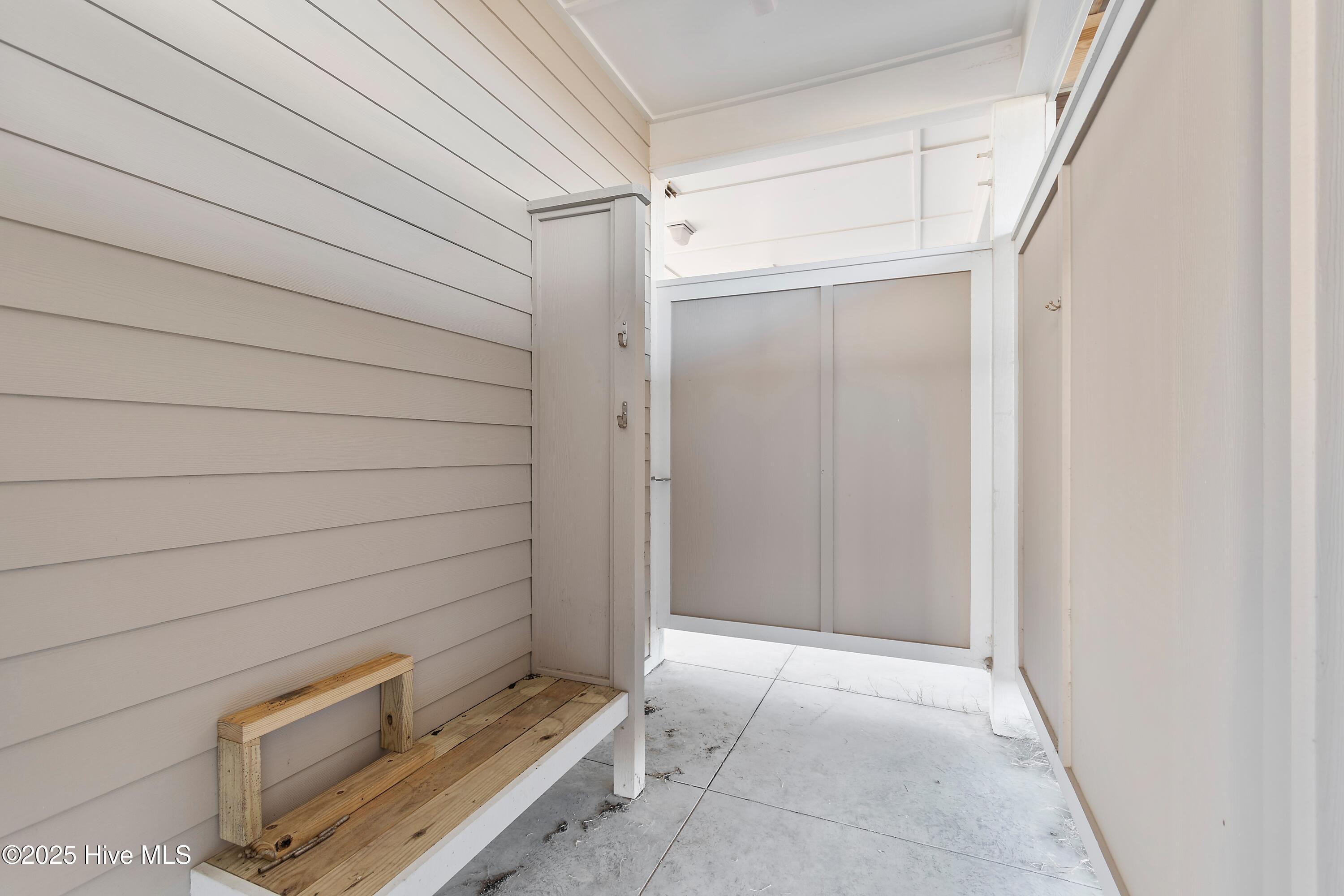 100541984 | Photo 44