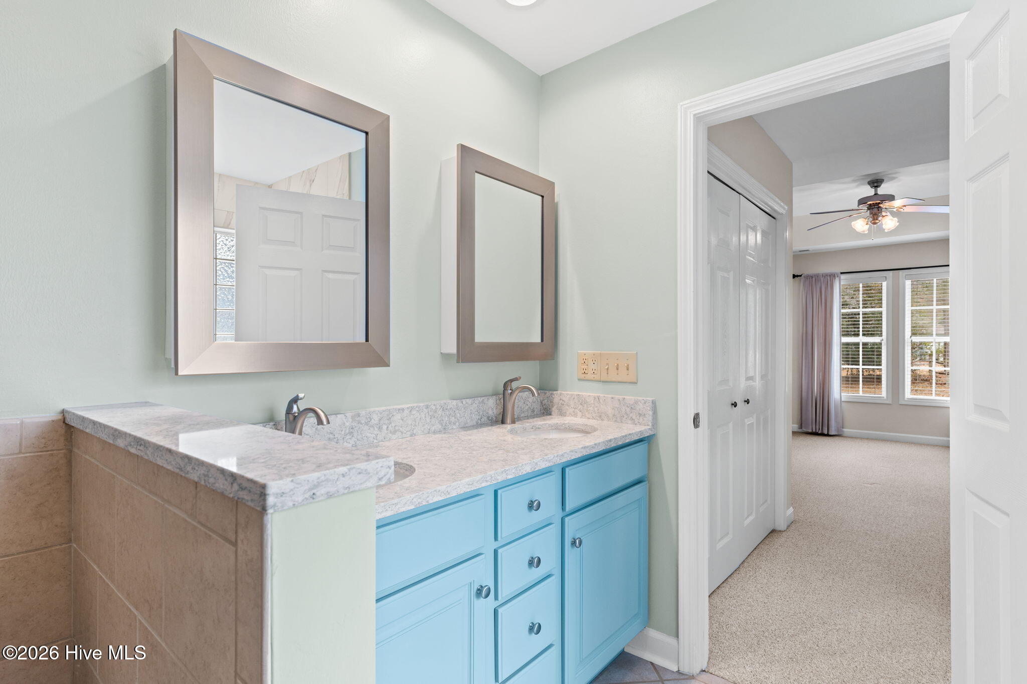 100549581 | Photo 27