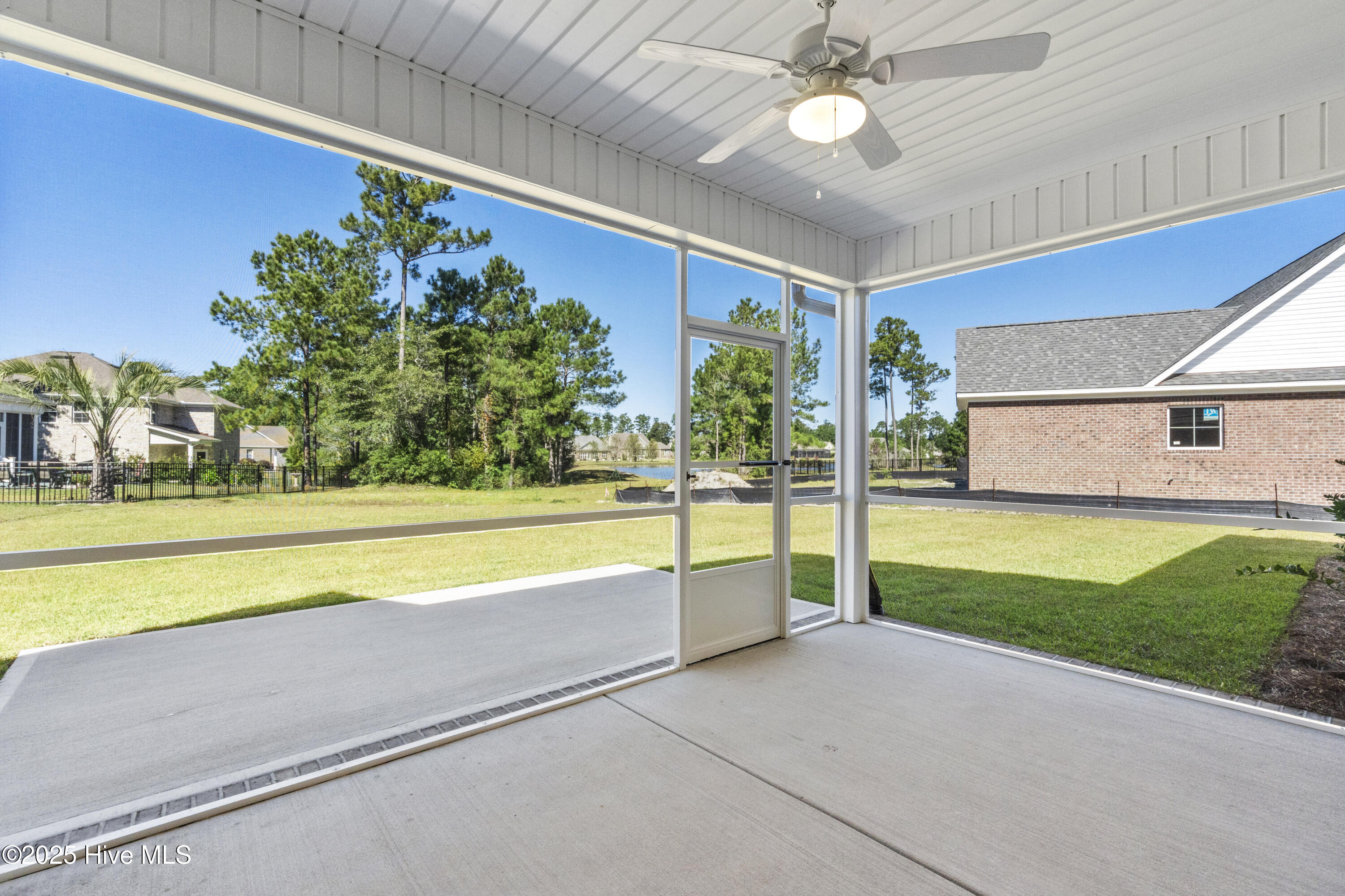 100515288 | Photo 37