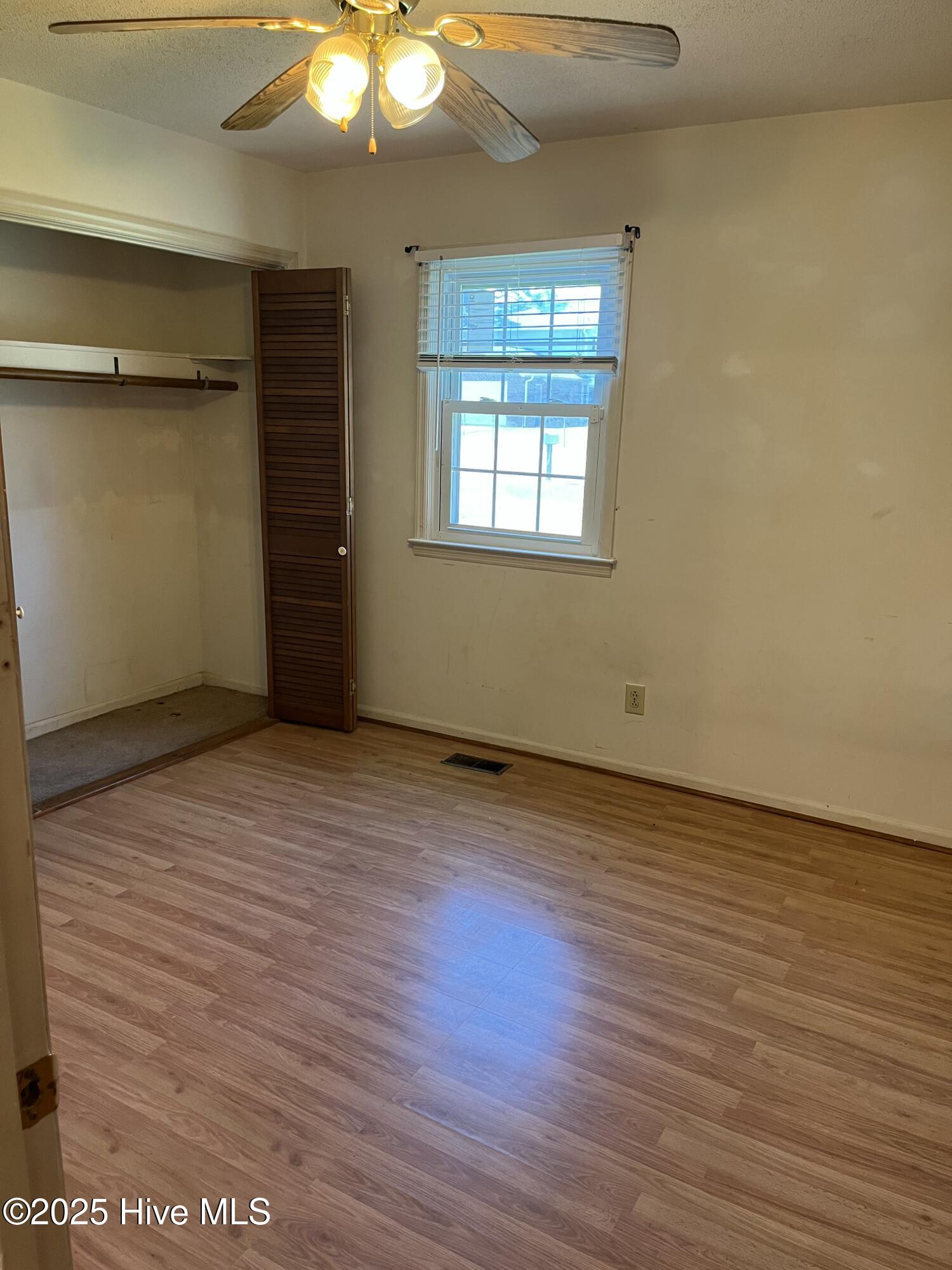 100535550 | Photo 16