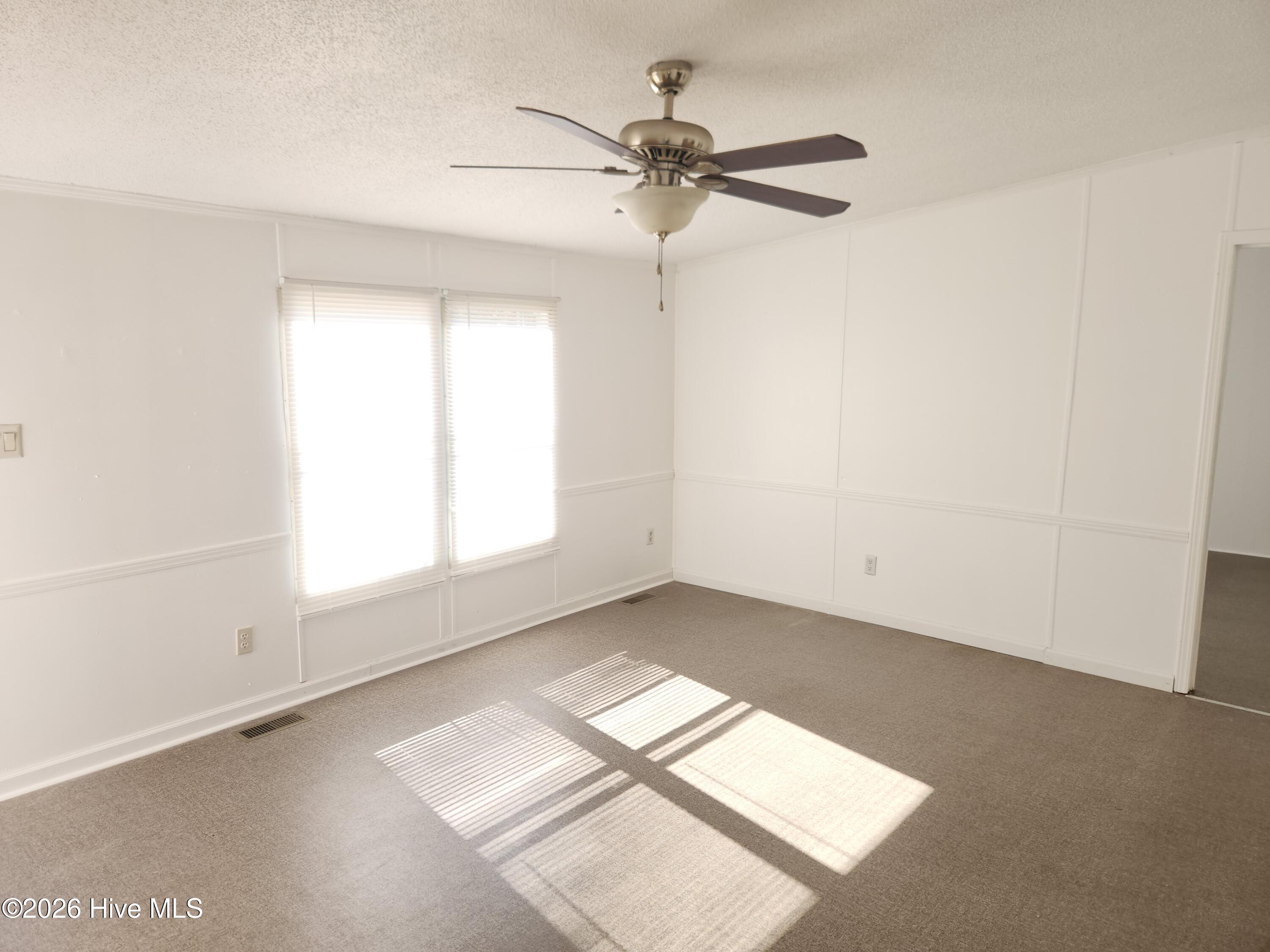 100550043 | Photo 10