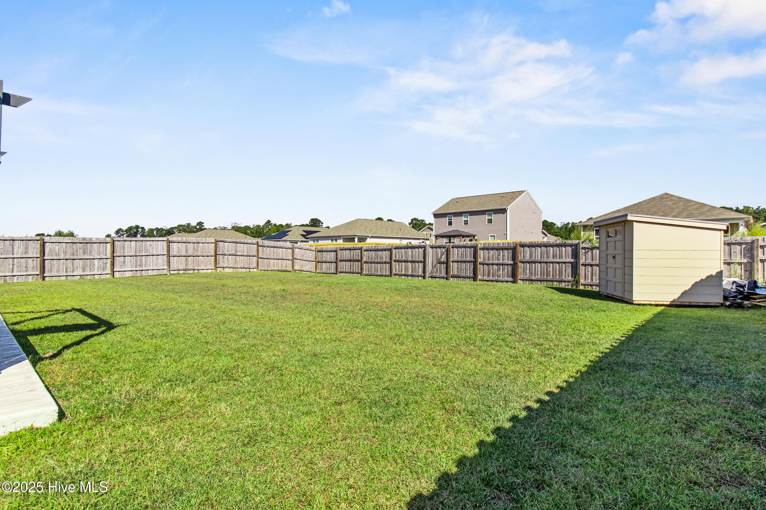 100535105 | Photo 44