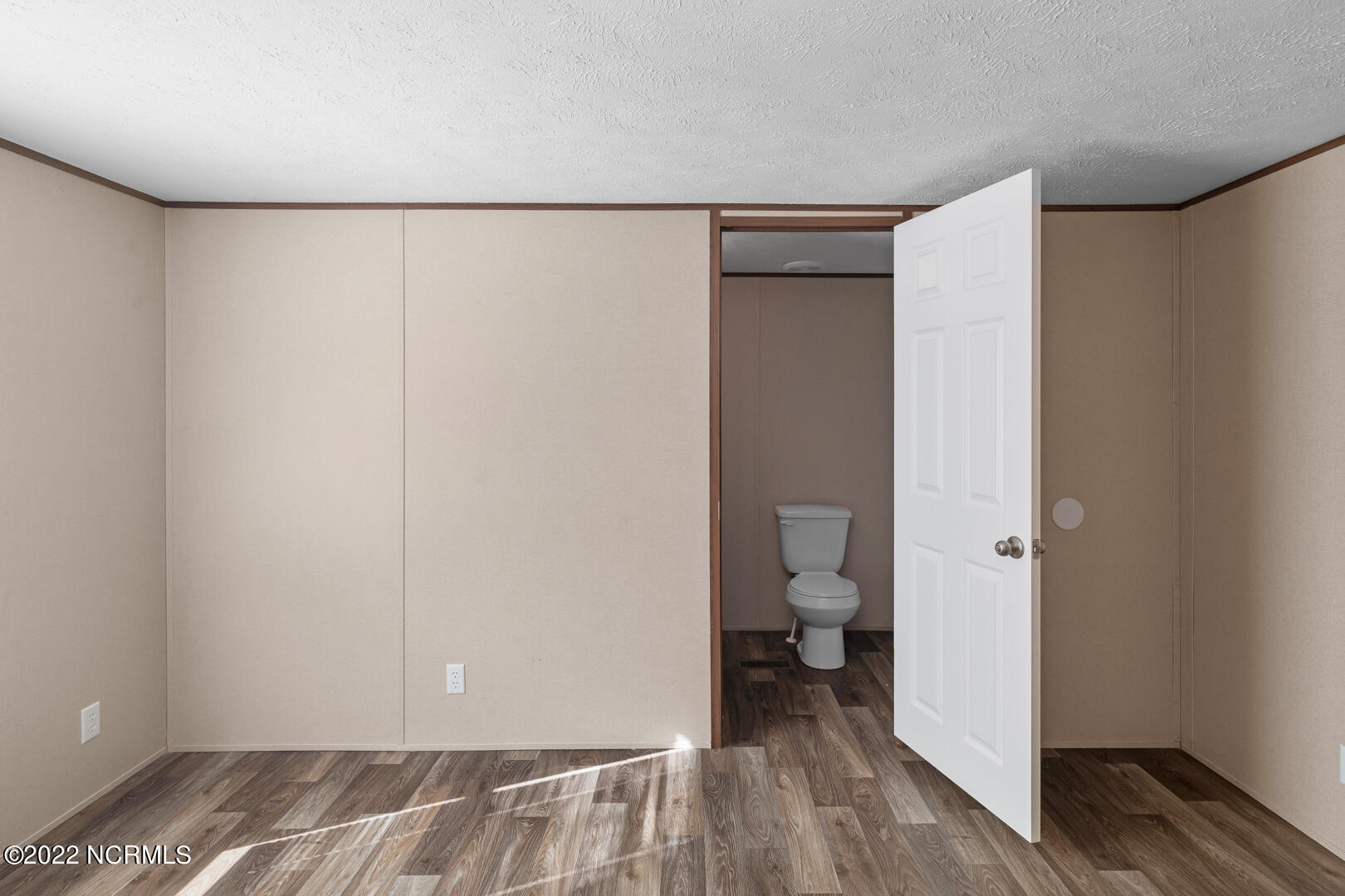 100543984 | Photo 16