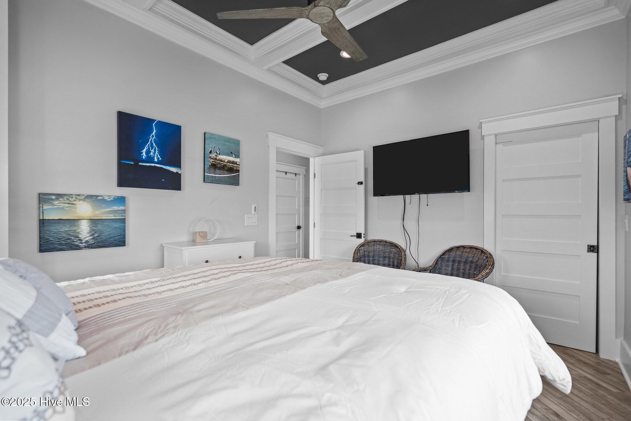 100514029 | Photo 40