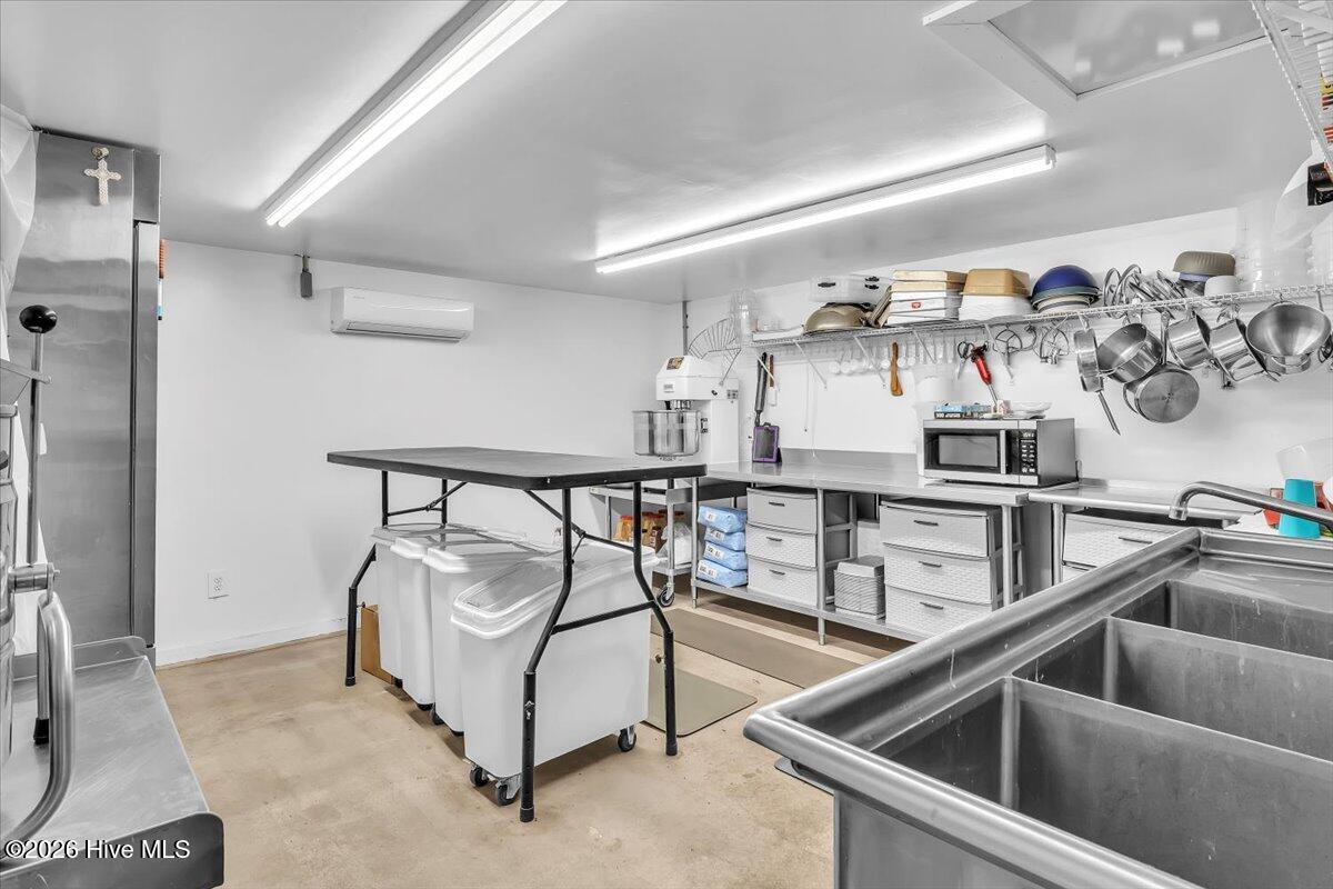 100551922 | Photo 75