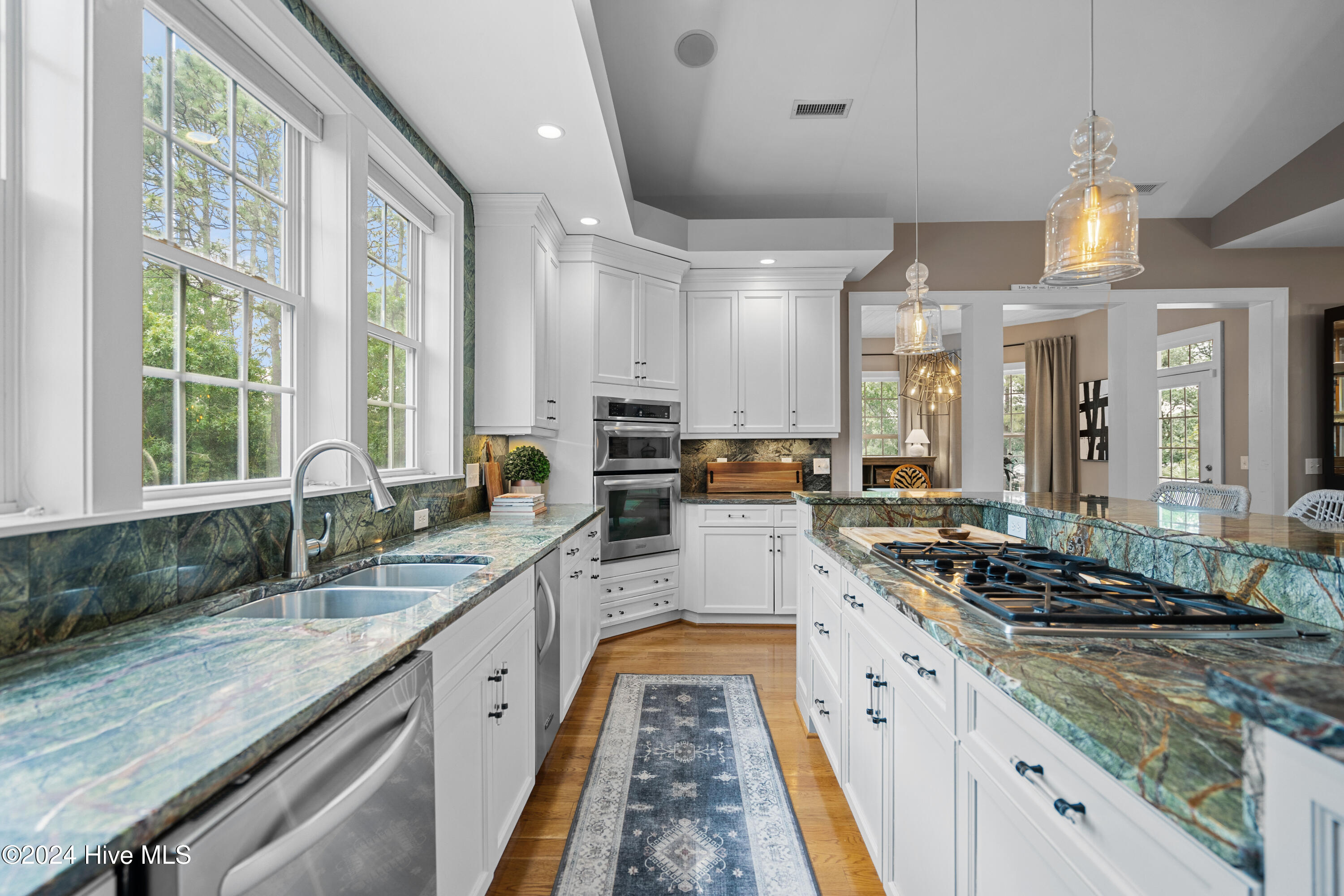 100550699 | Photo 19