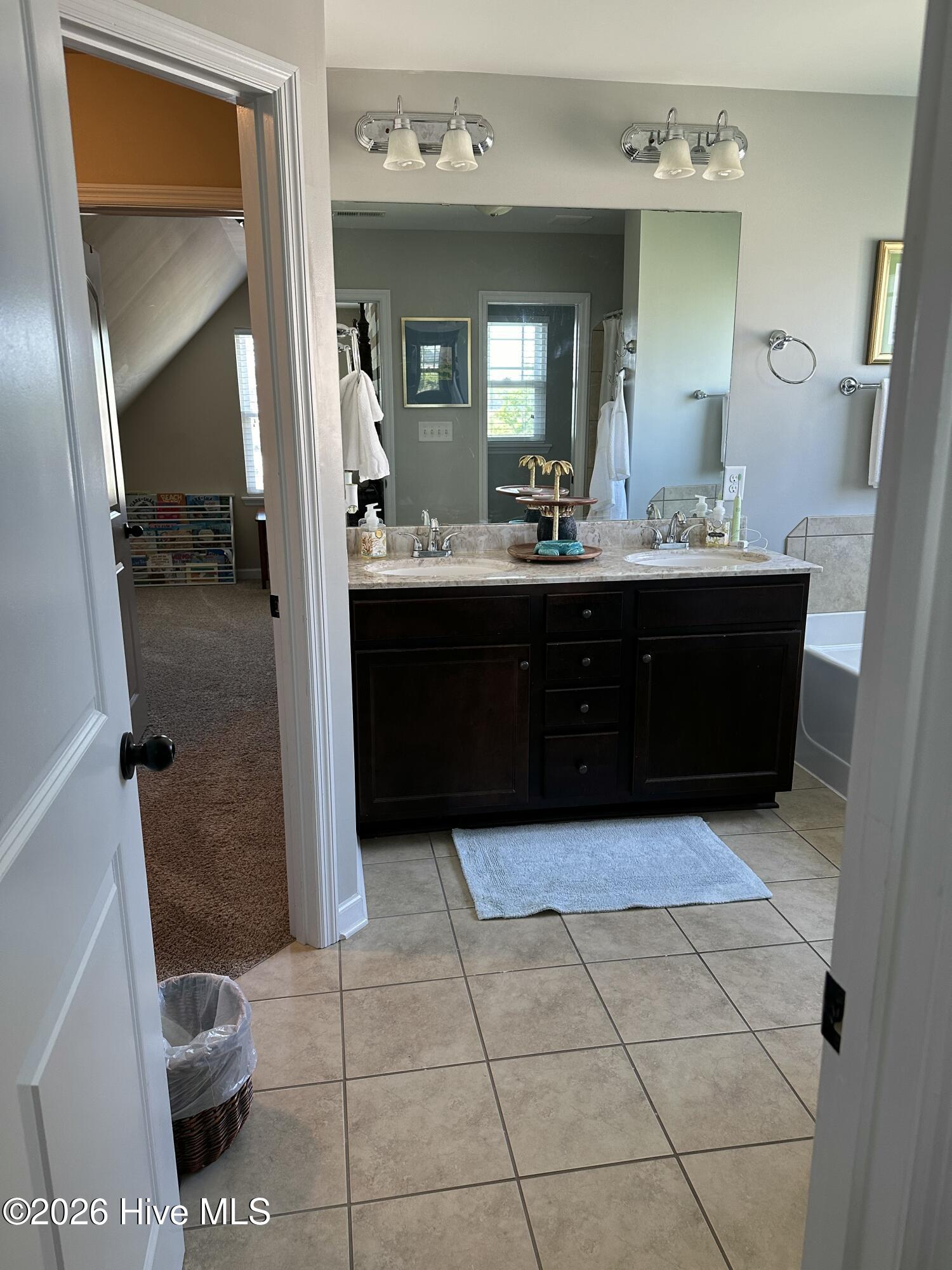 100559159 | Photo 21