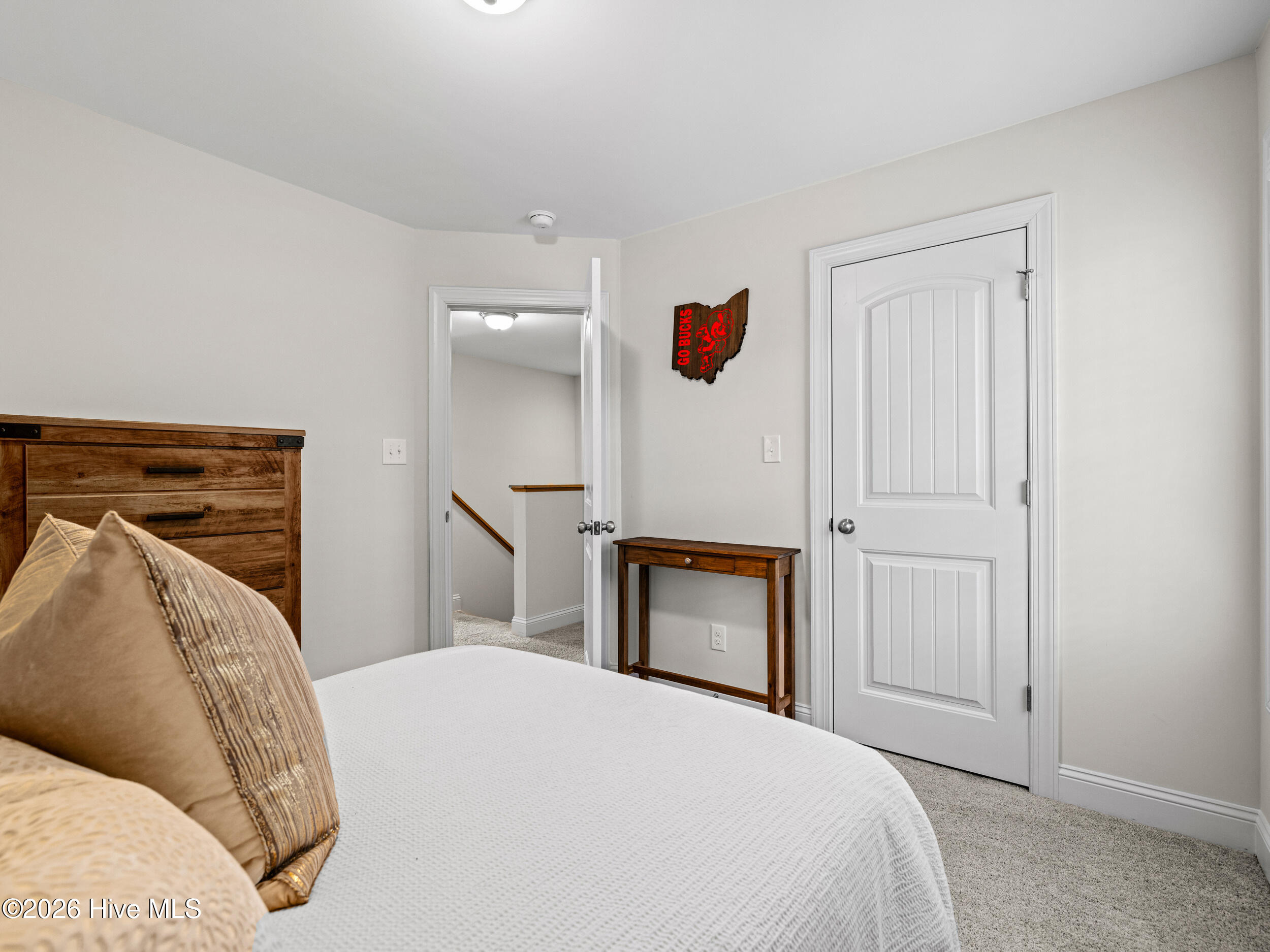 100569509 | Photo 52