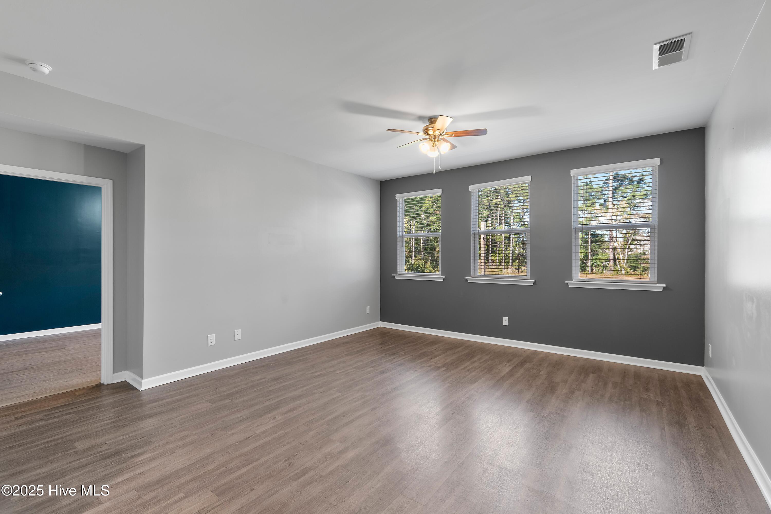 100537510 | Photo 24