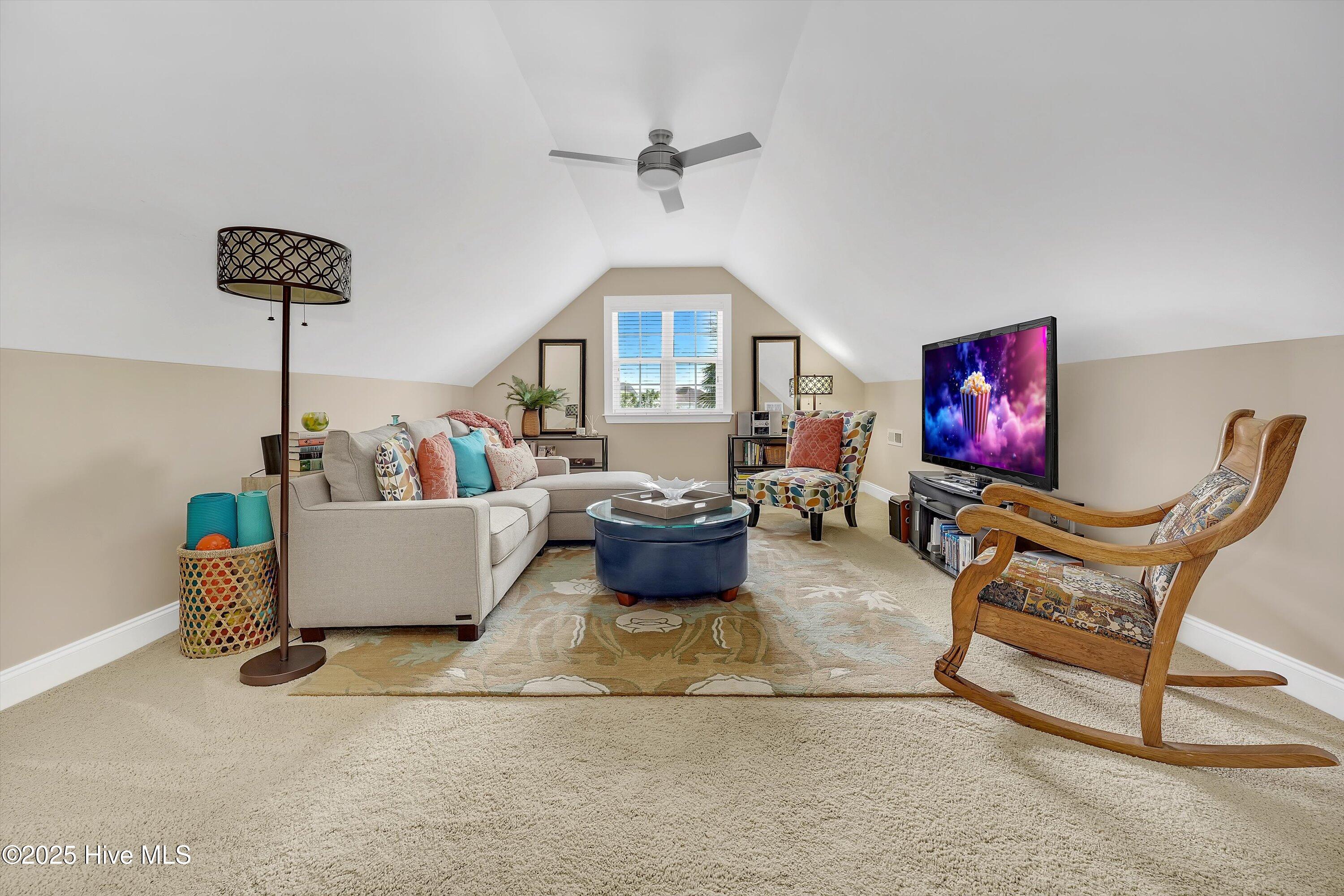 100547975 | Photo 26