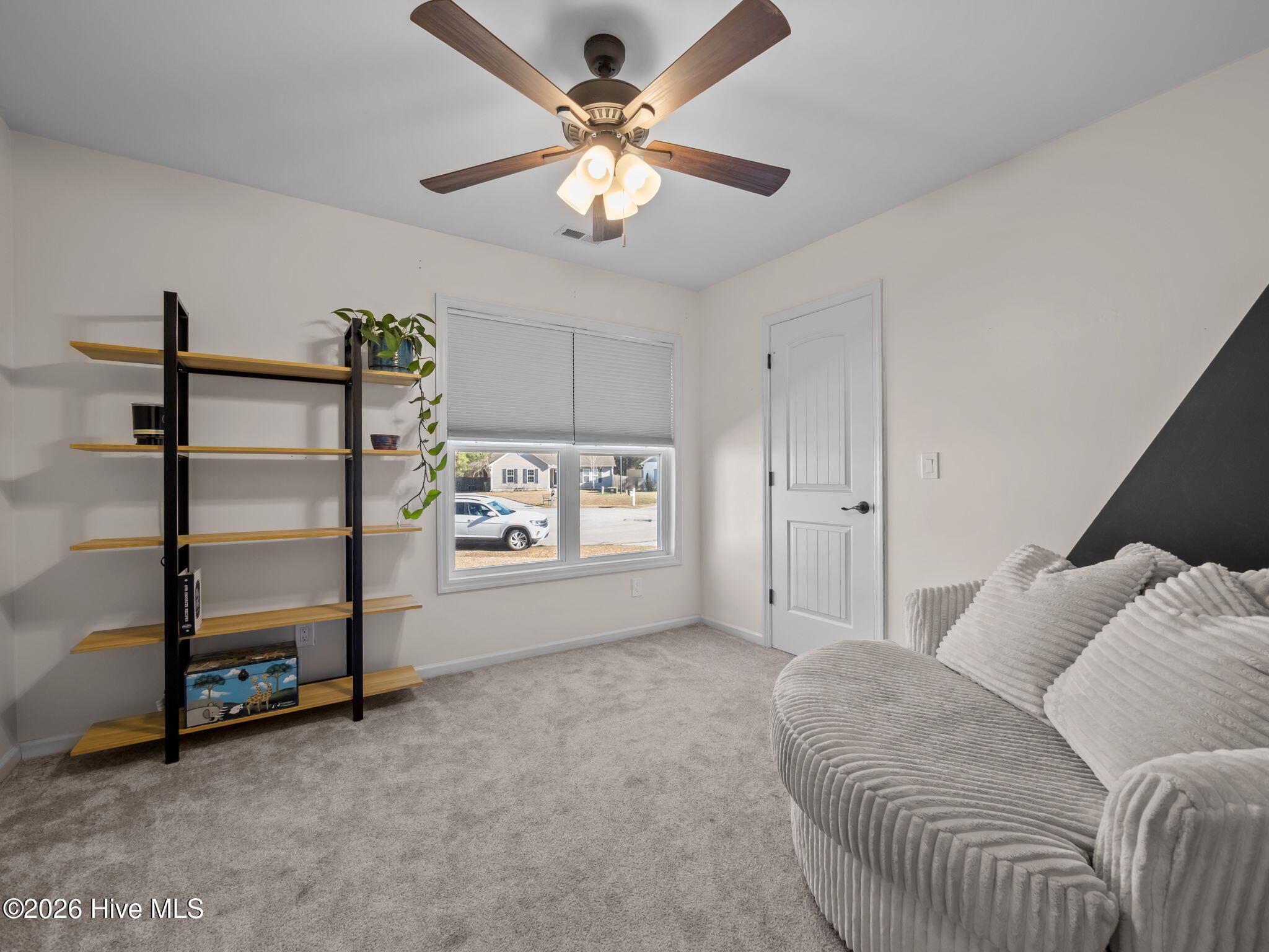 100549308 | Photo 25