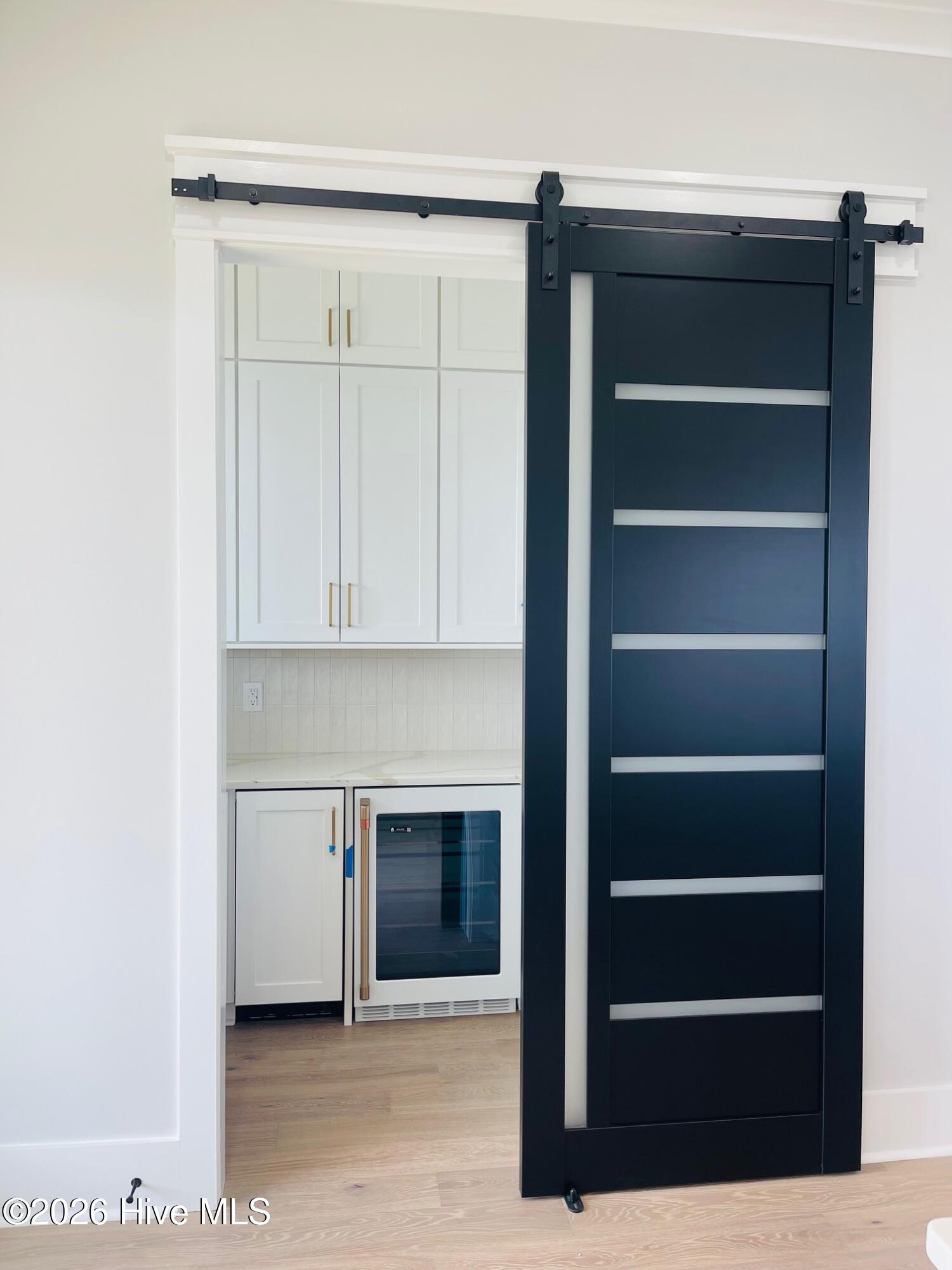 100560037 | Photo 13