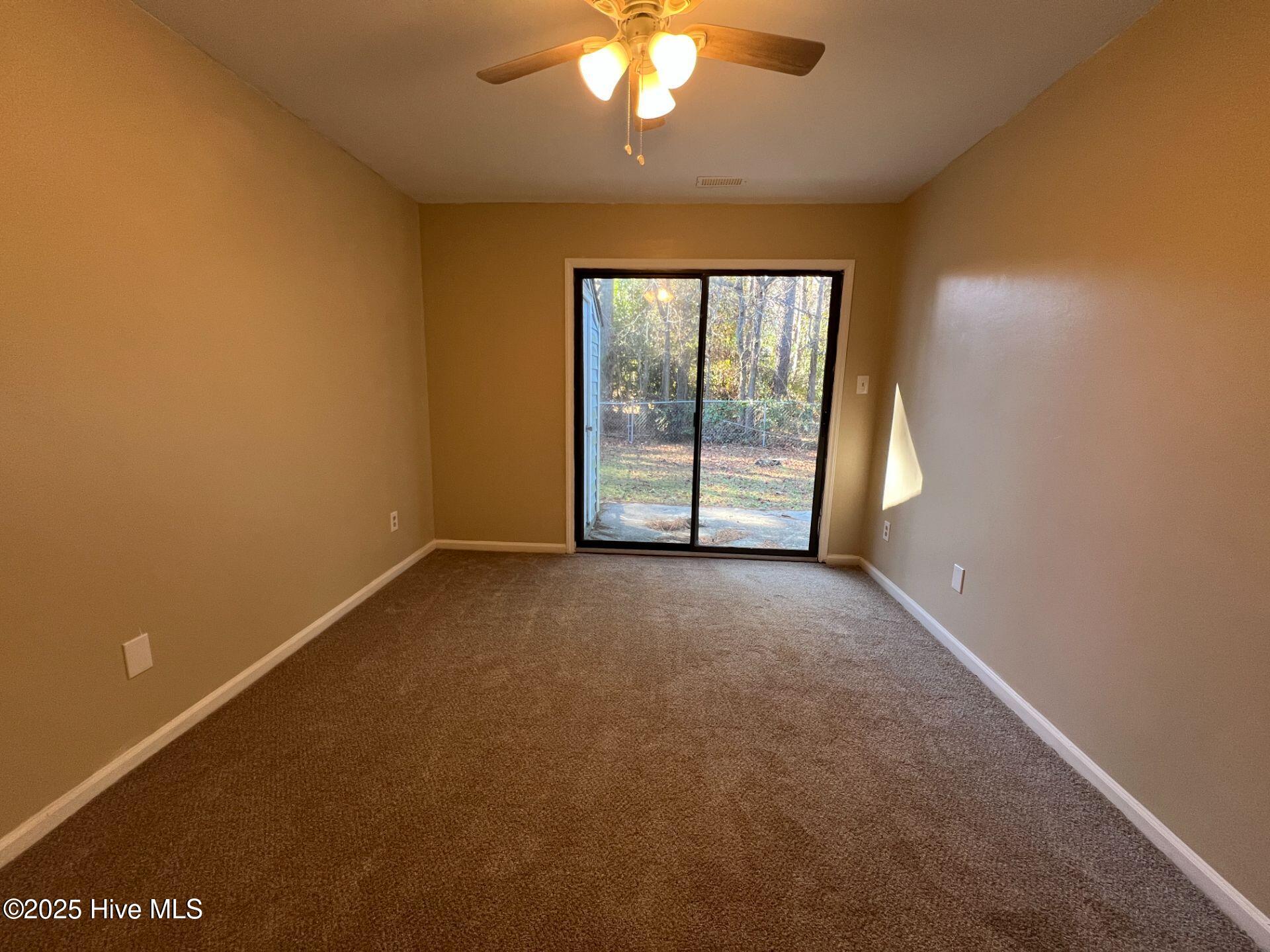 100553160 | Photo 15