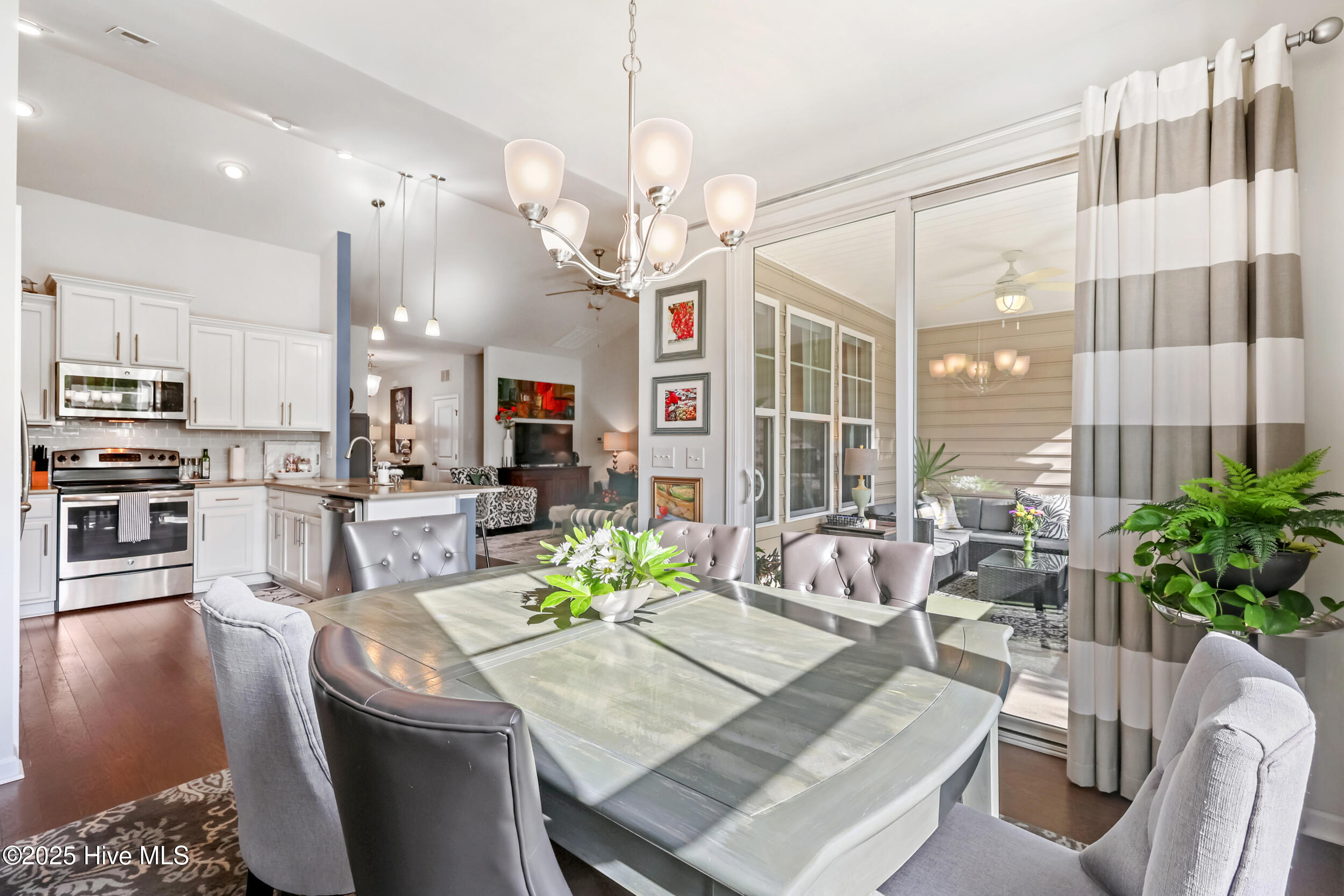 100547034 | Photo 13