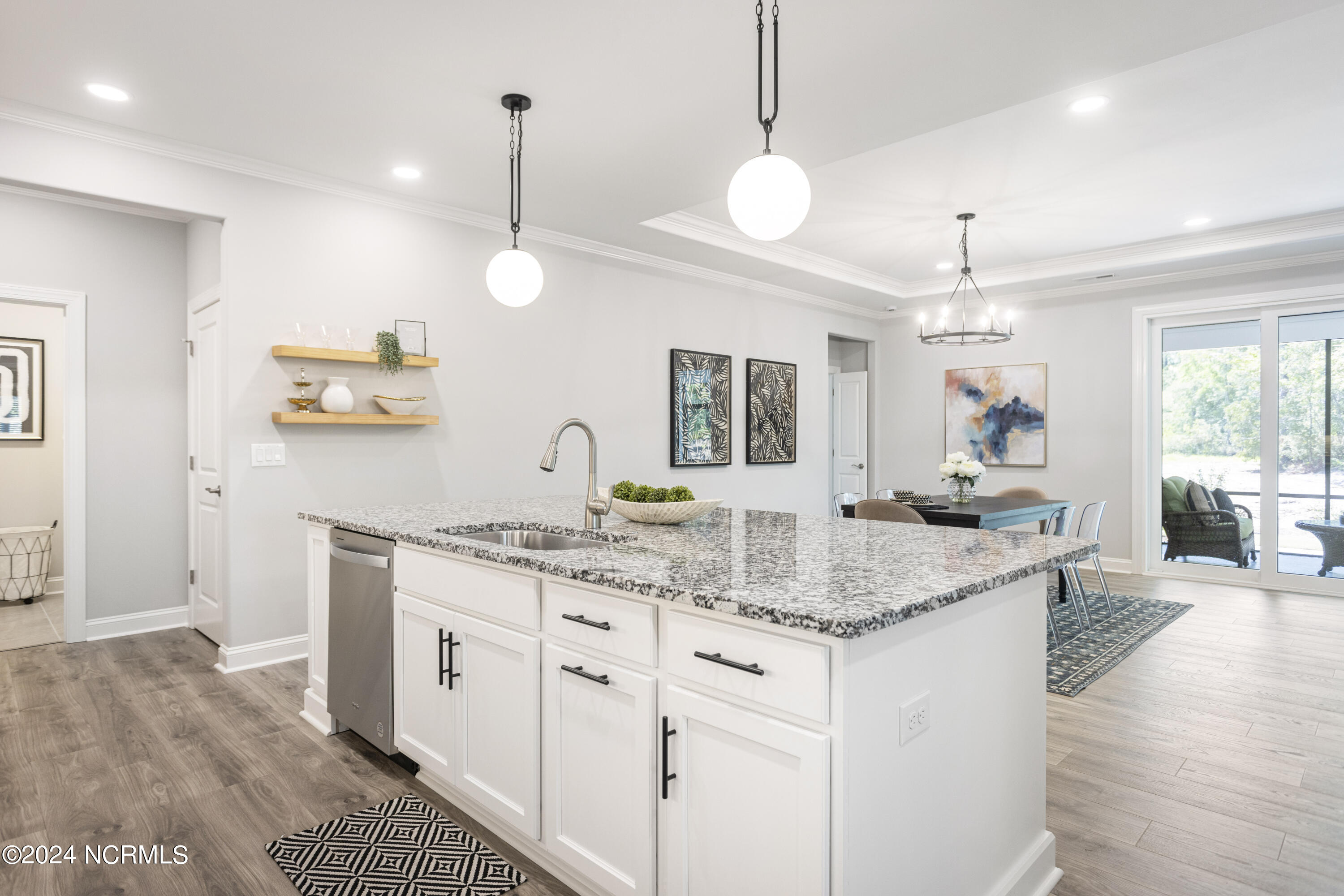 100568554 | Photo 29