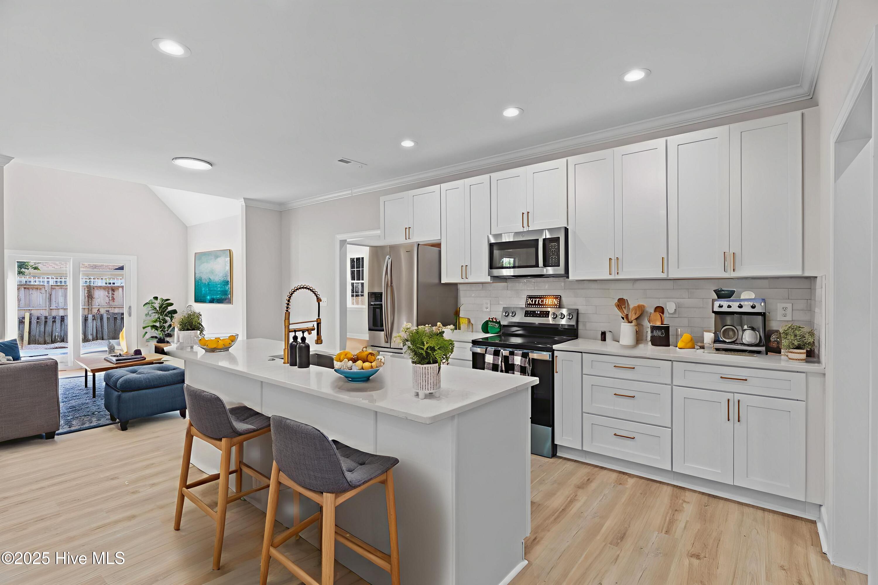 701 Barksdale Road, Wilmington, NC 28409 – photo 5: 34-web-or-mls-BTS08479 - Kitchen - Moder