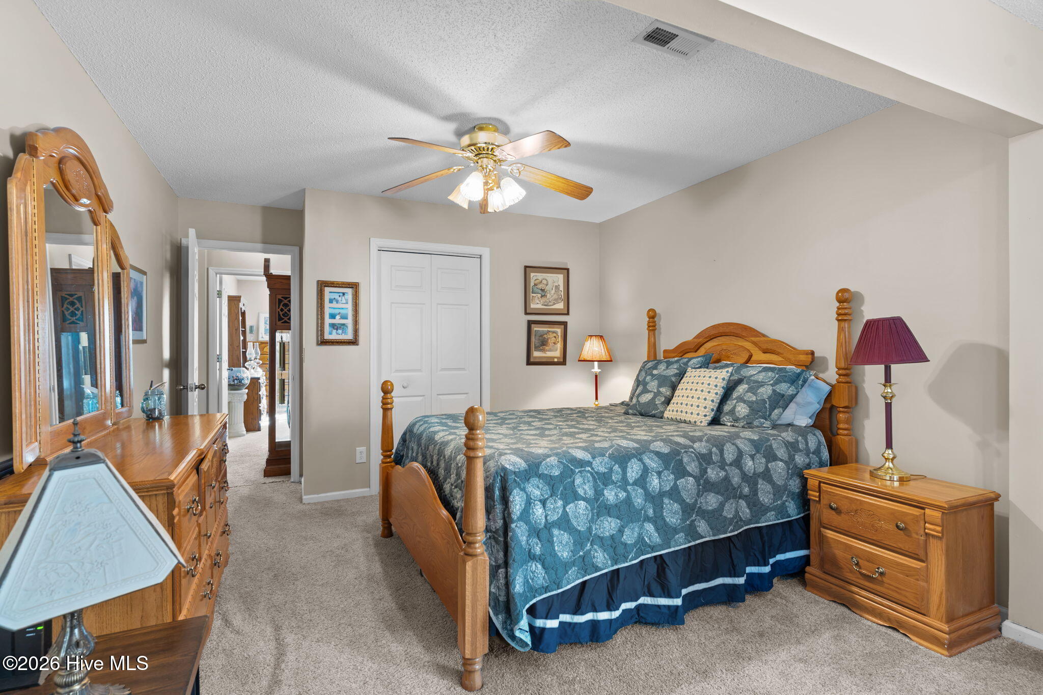 100550079 | Photo 35