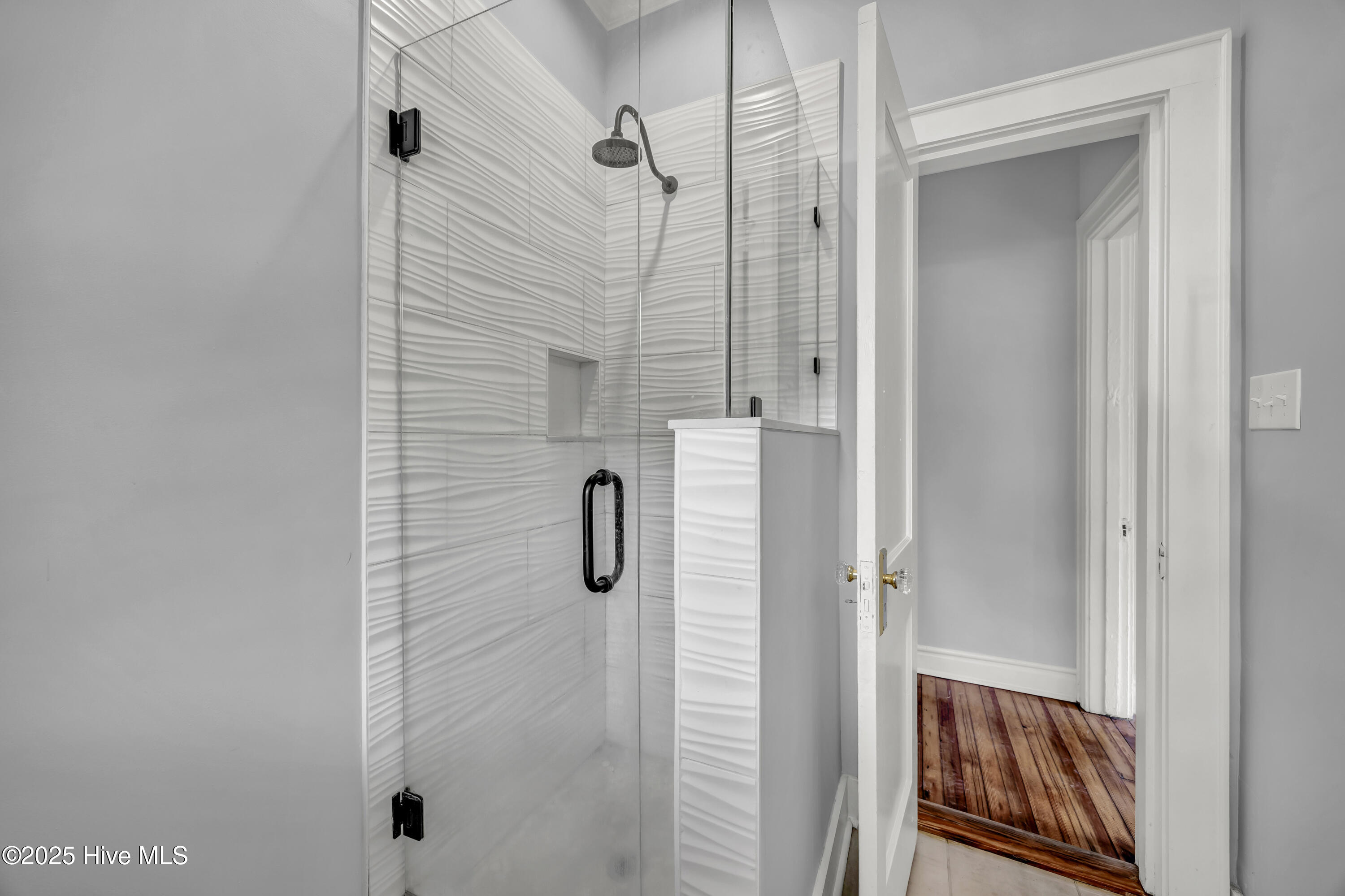 100525838 | Photo 20