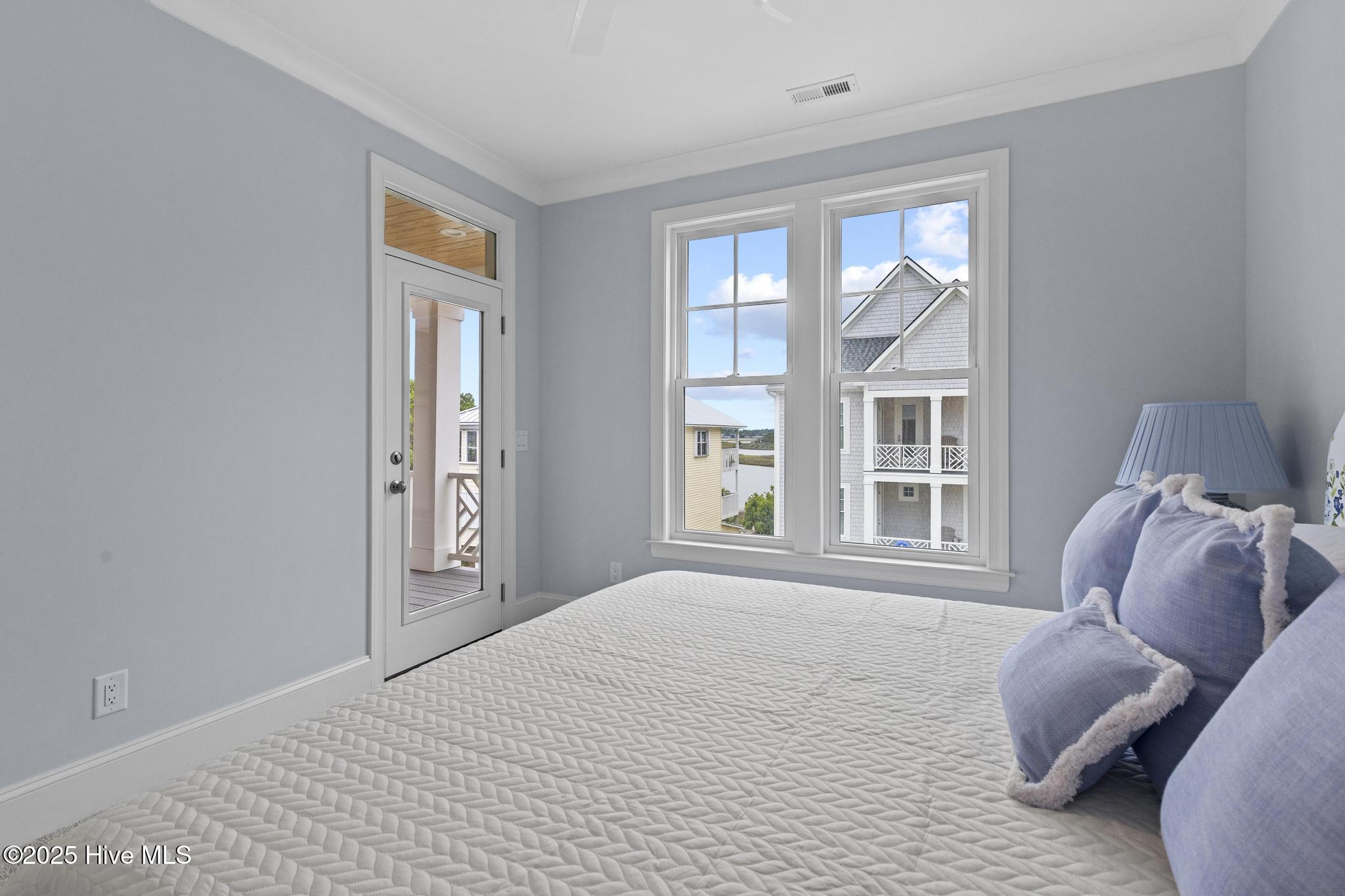 100565849 | Photo 34