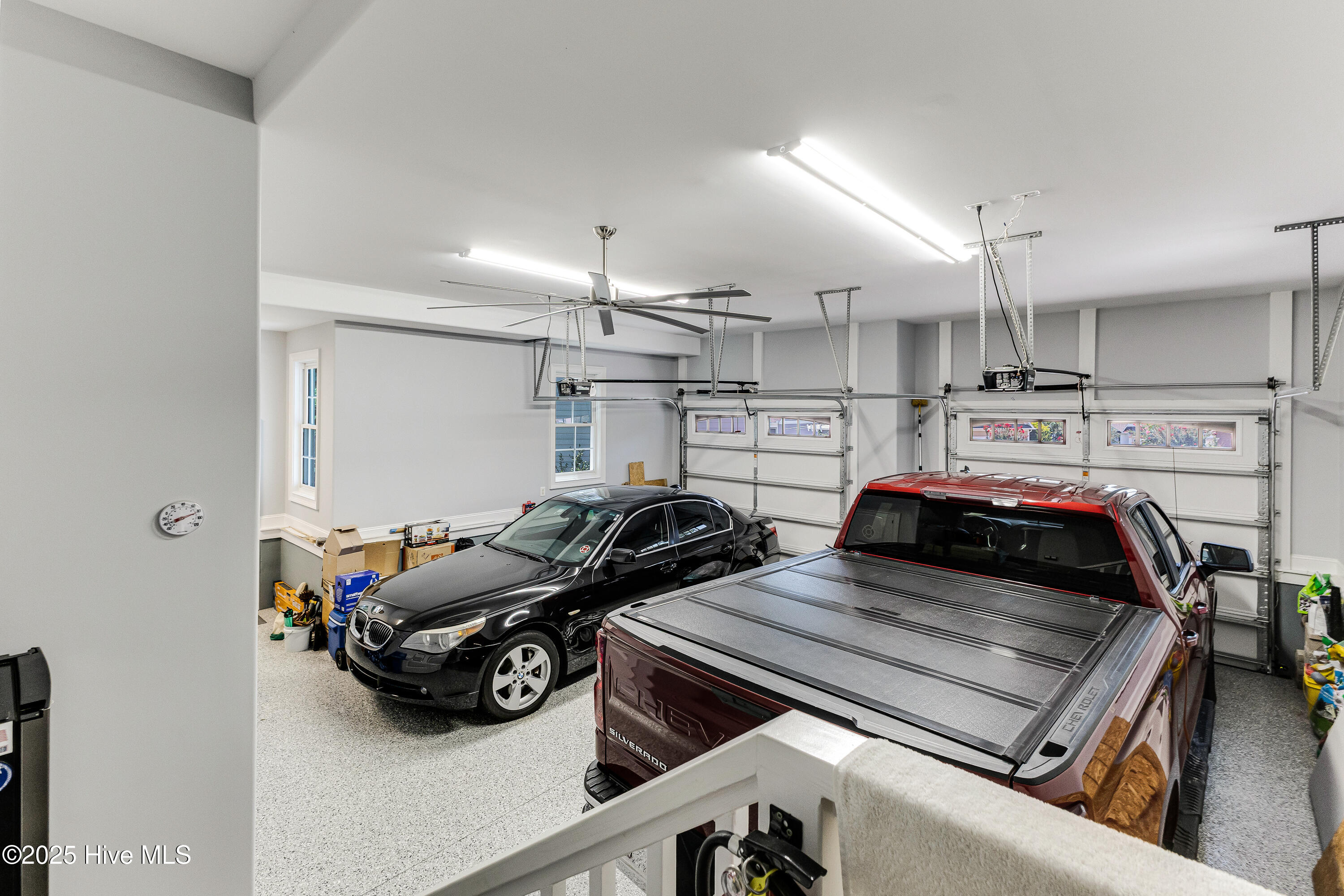 100519190 | Photo 34