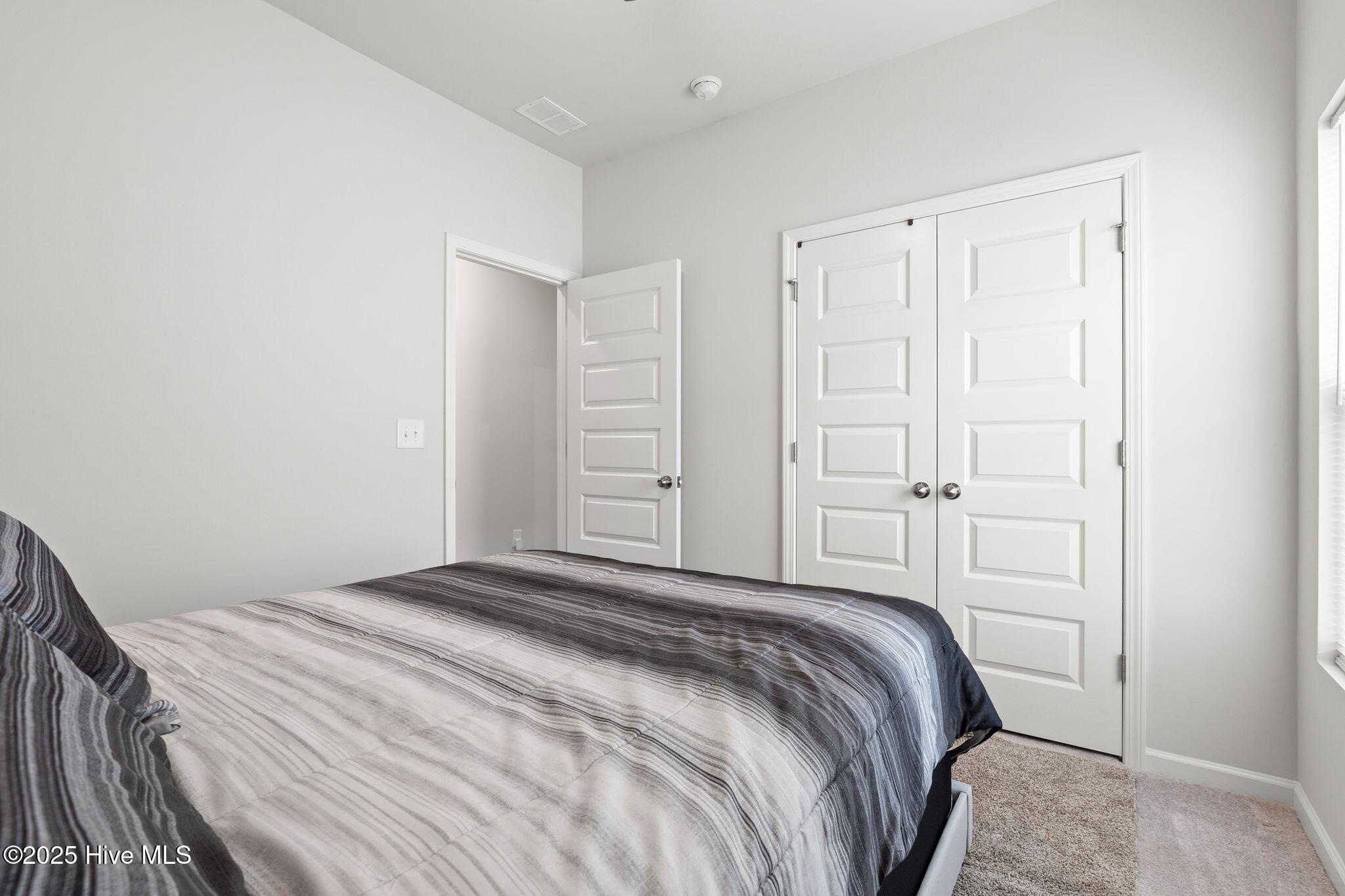 100516029 | Photo 22