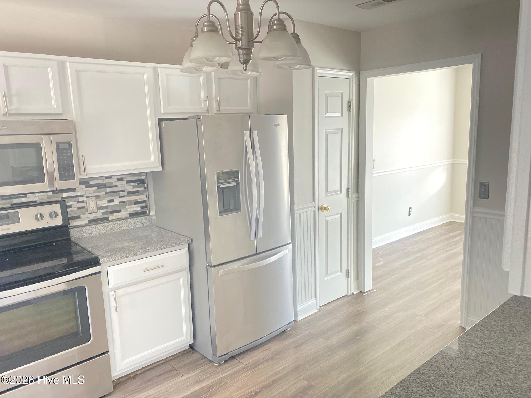 100556693 | Photo 14