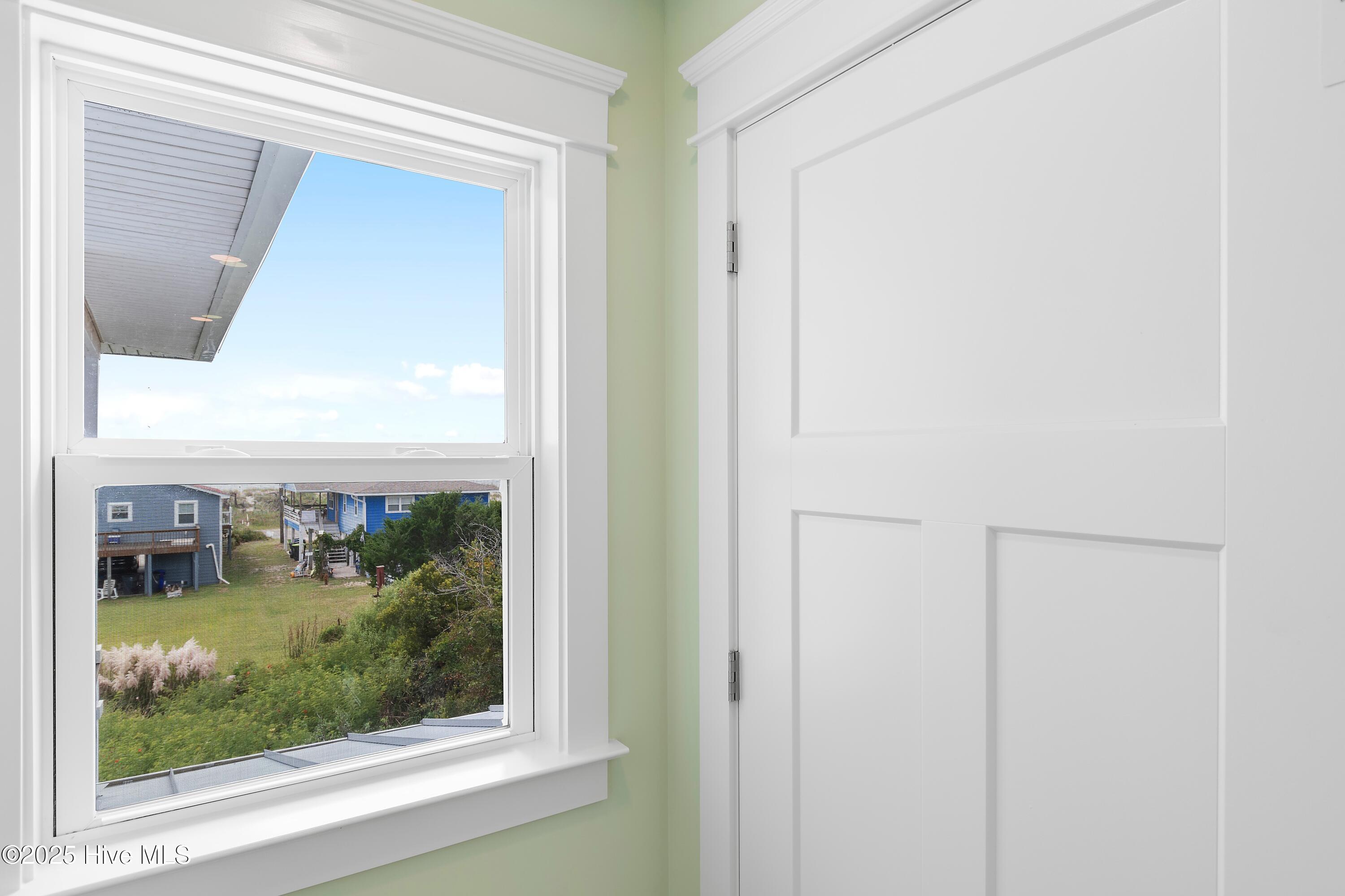 100549252 | Photo 55