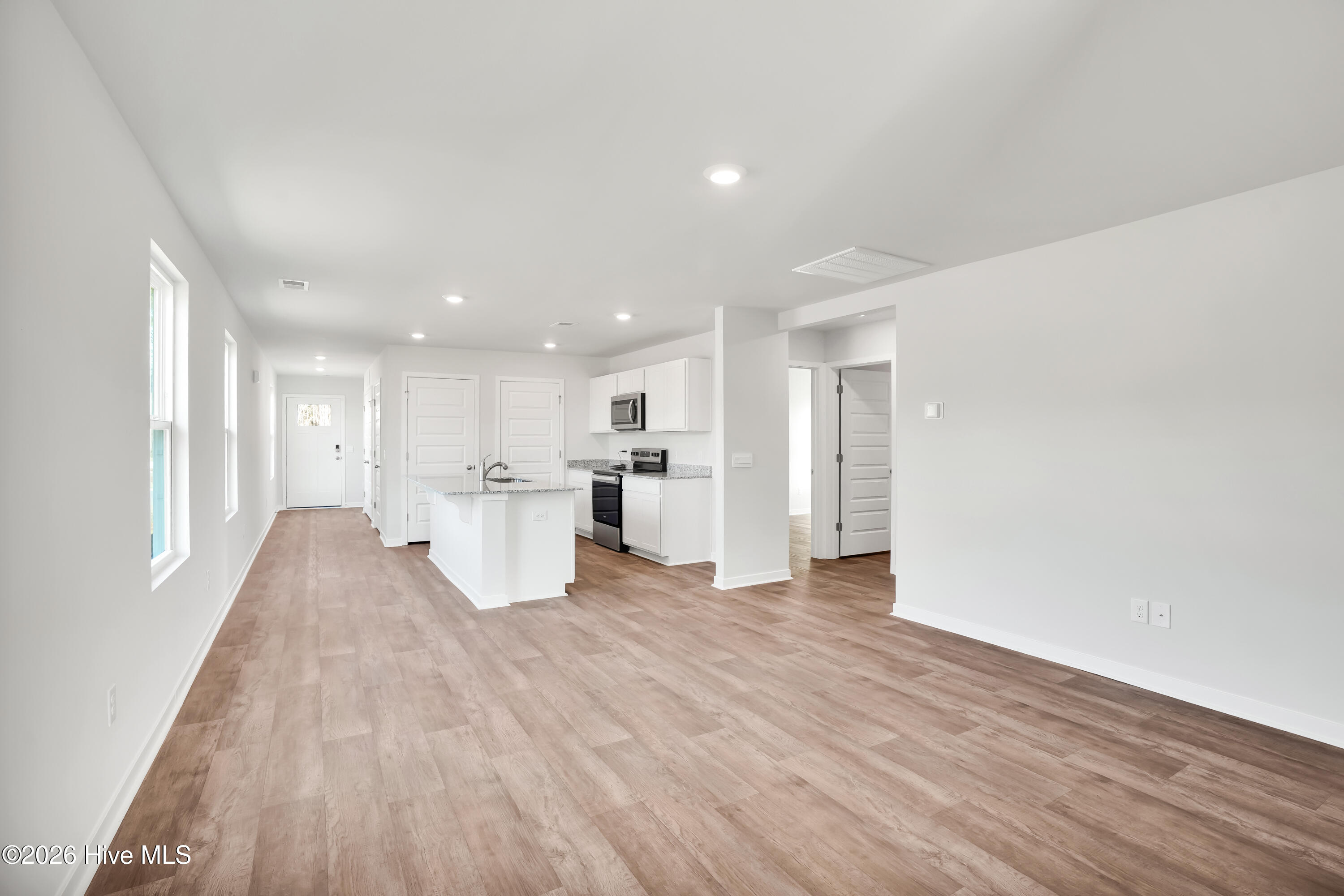 100545392 | Photo 16