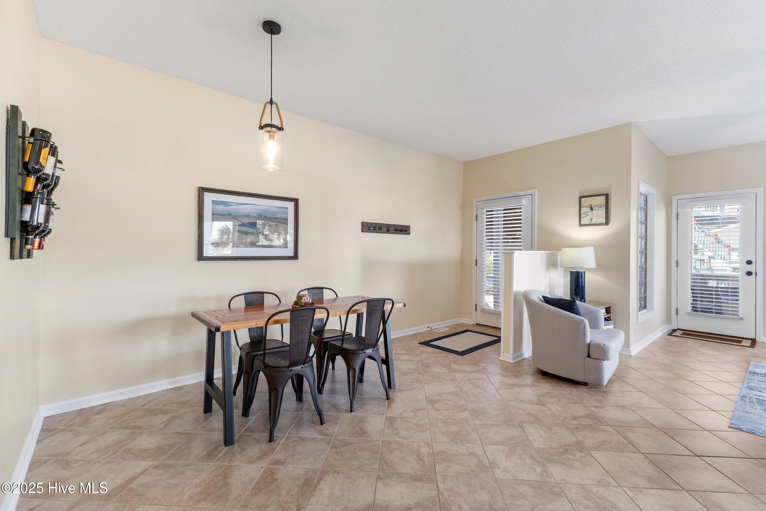 100544226 | Photo 12