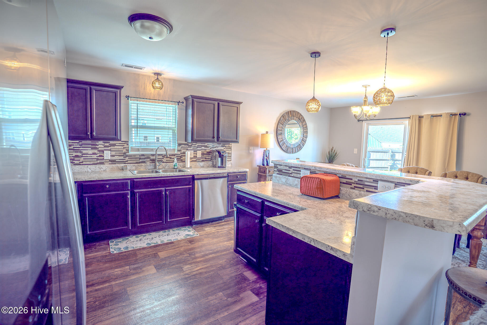 100568057 | Photo 10