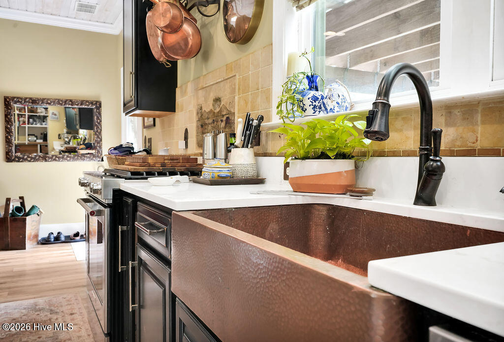 100560144 | Photo 14