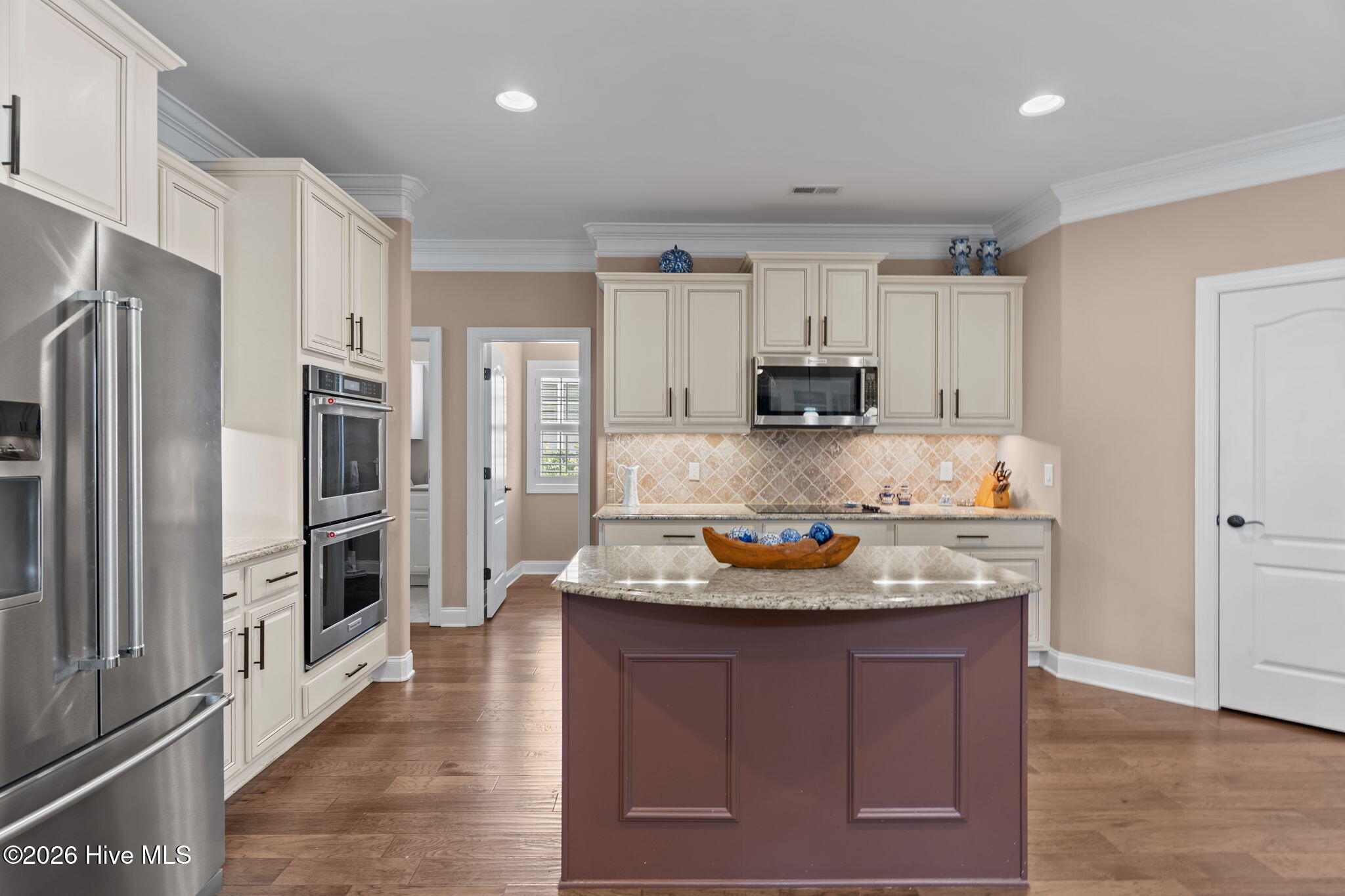 100561324 | Photo 10