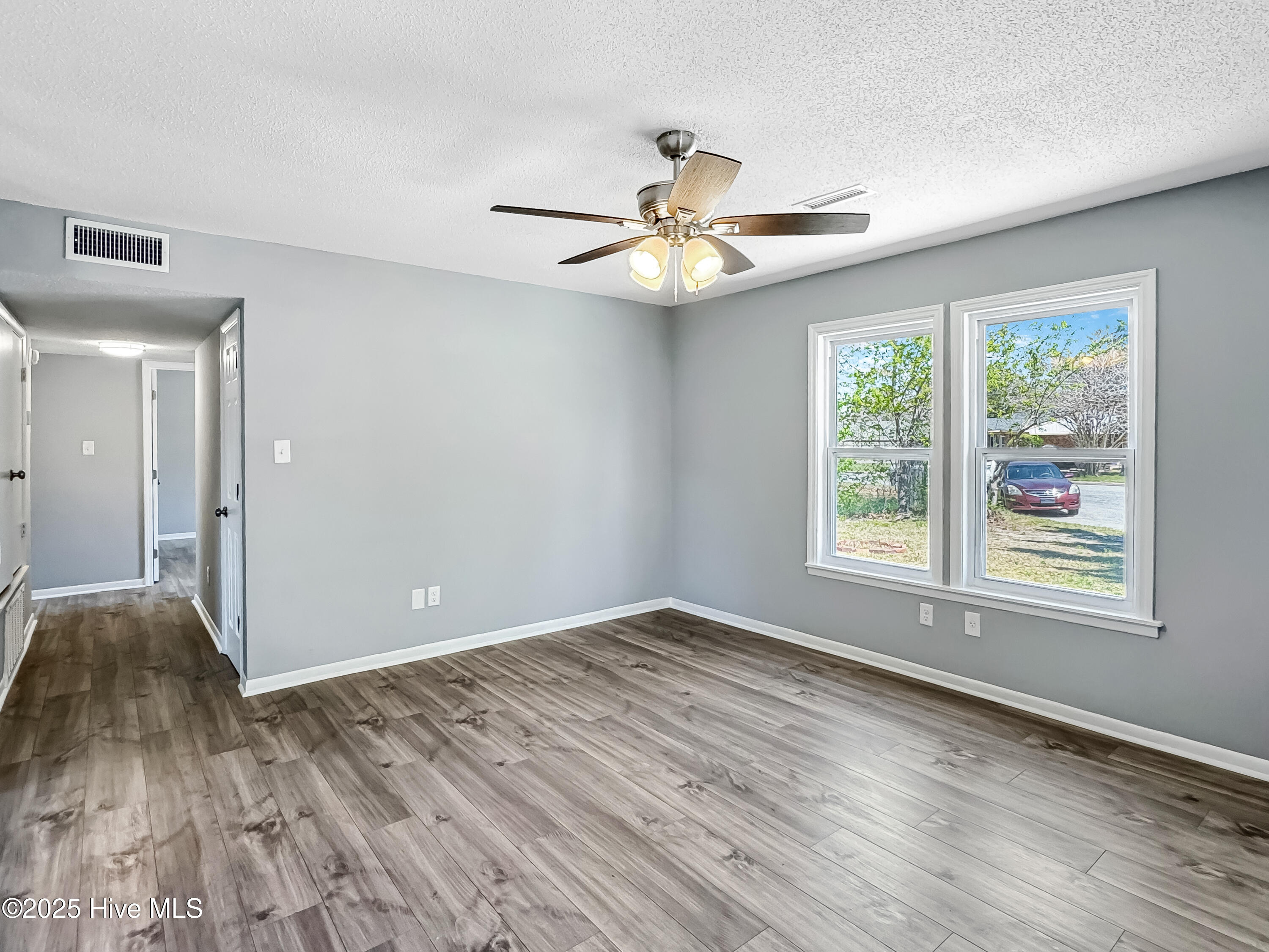 1602 Forbes Court, Wilmington, NC 28405 – photo 3: 998017ece79ffc109d68f4701284ee61850c3200